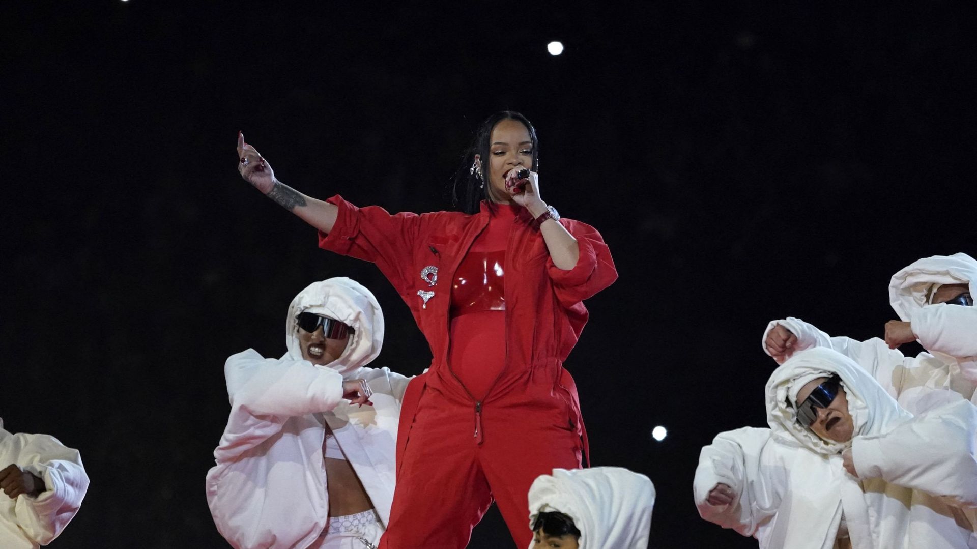 Rihanna à la mi-temps du Super Bowl LVII