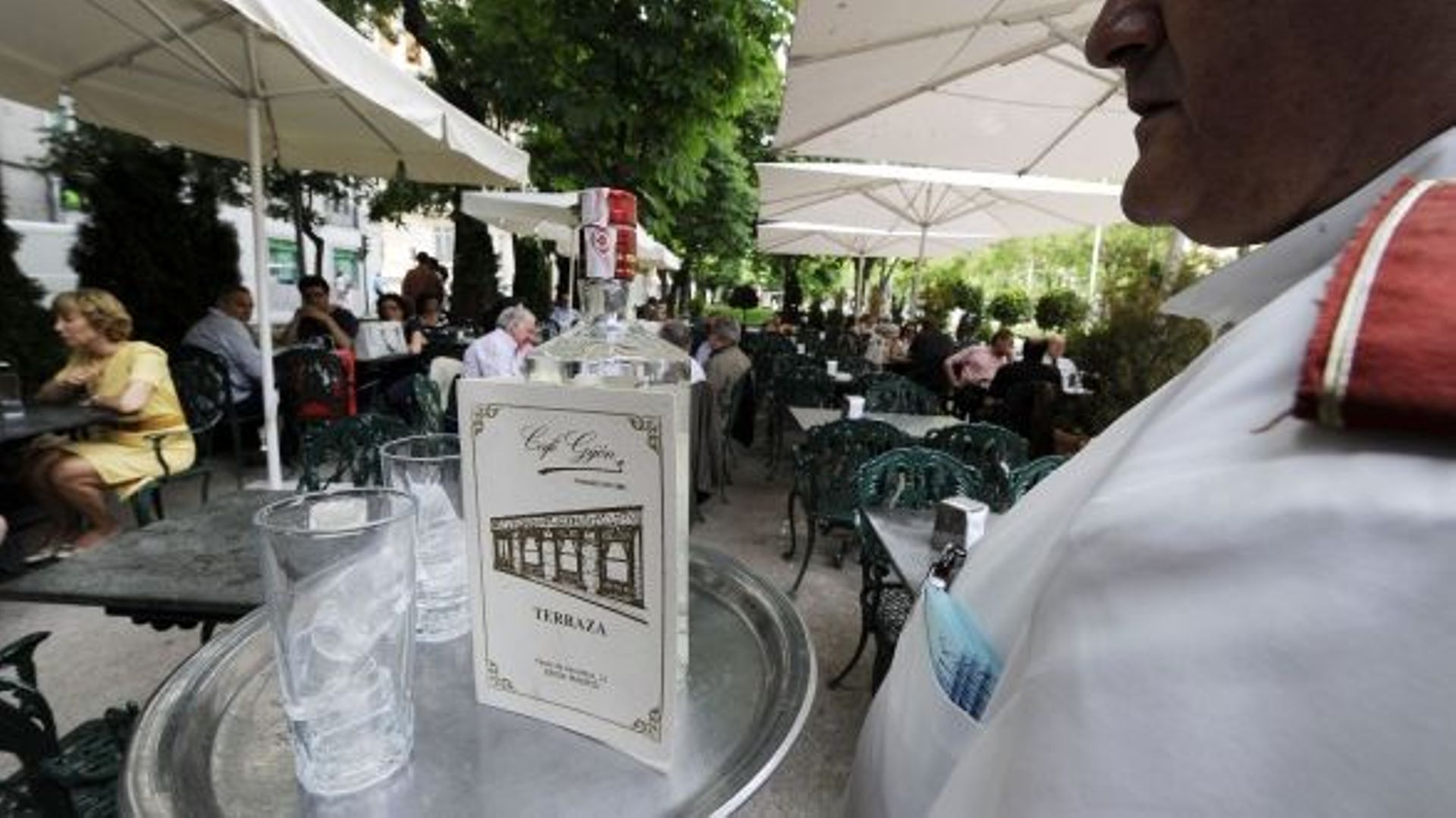 Le Café Gijon, lieu emblématique de Madrid, échappe à la menace de fermeture