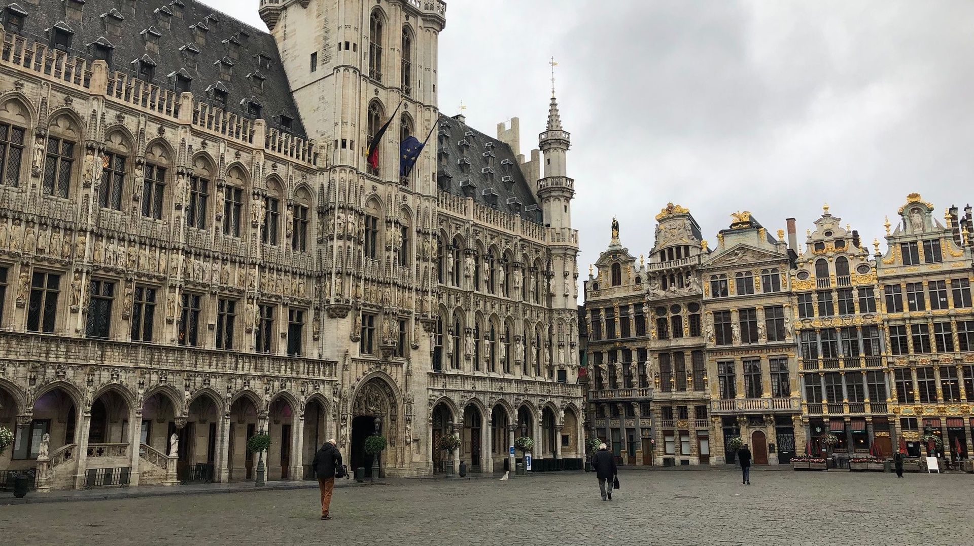 Fermeture des bars à Bruxelles : un coup dur pour les cafetiers, mais pas seulement