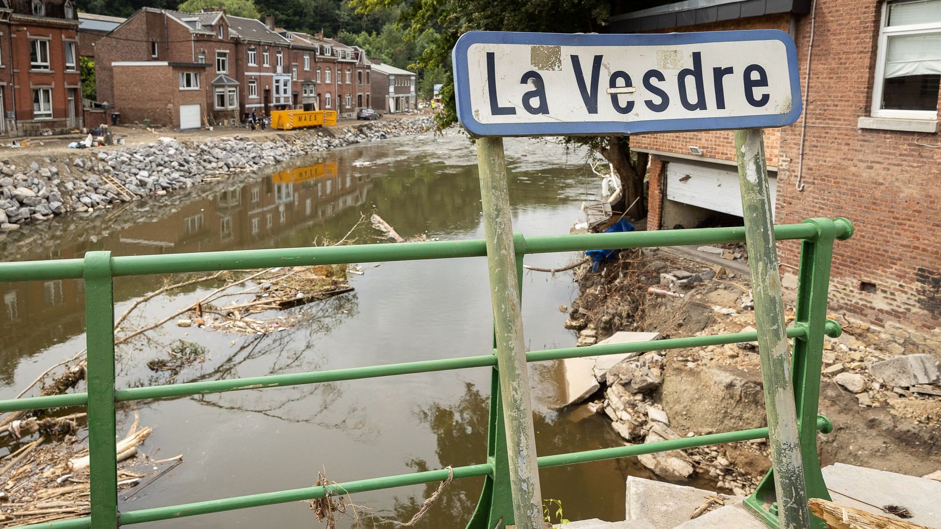 80-benevoles-du-sud-de-la-france-se-mobilisent-pour-aider-les-sinistres-des-inondations-a-trooz-et-liege