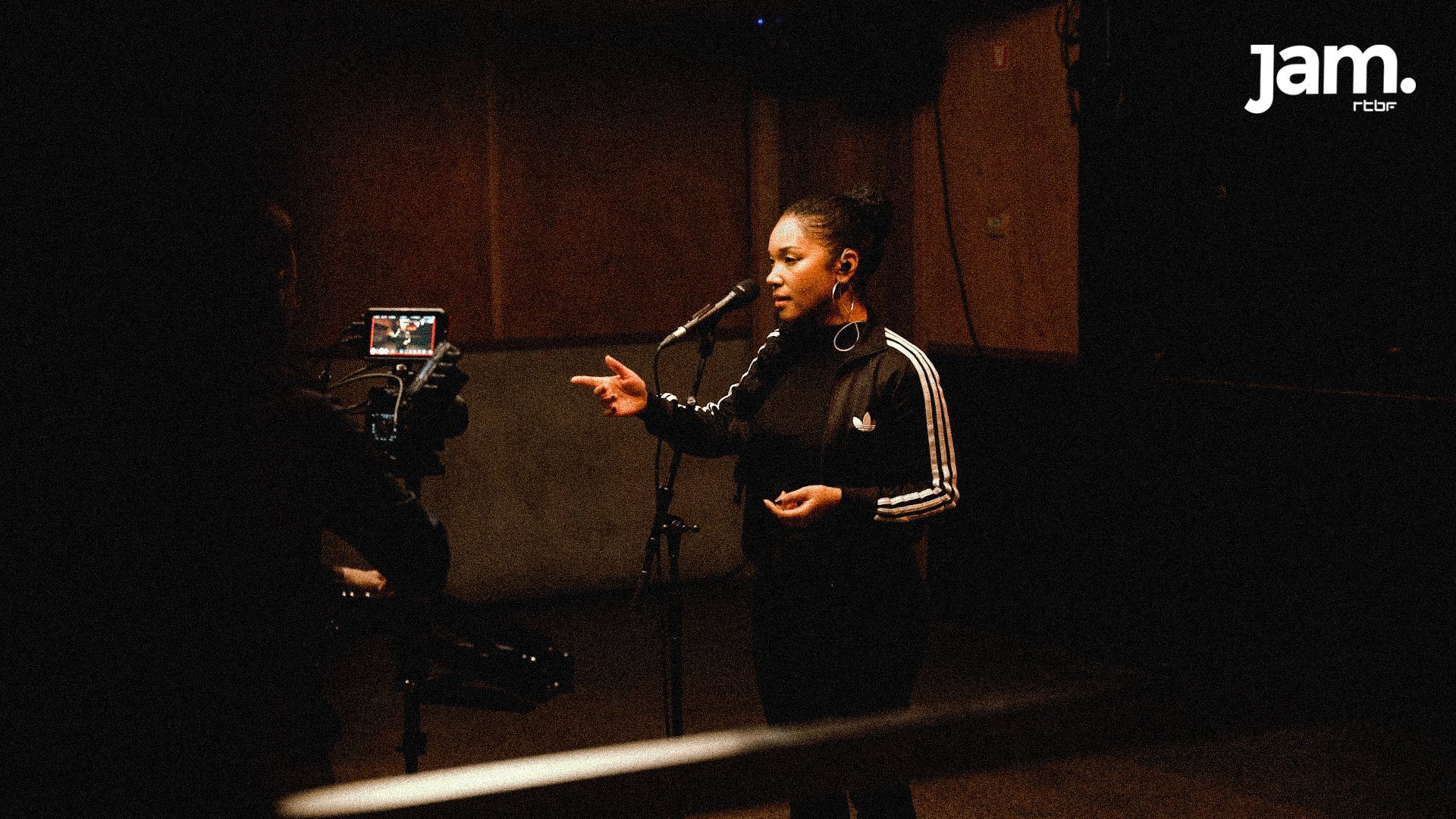 Découvrez l'univers de Laryssa Kim en Jam Session - RTBF Actus