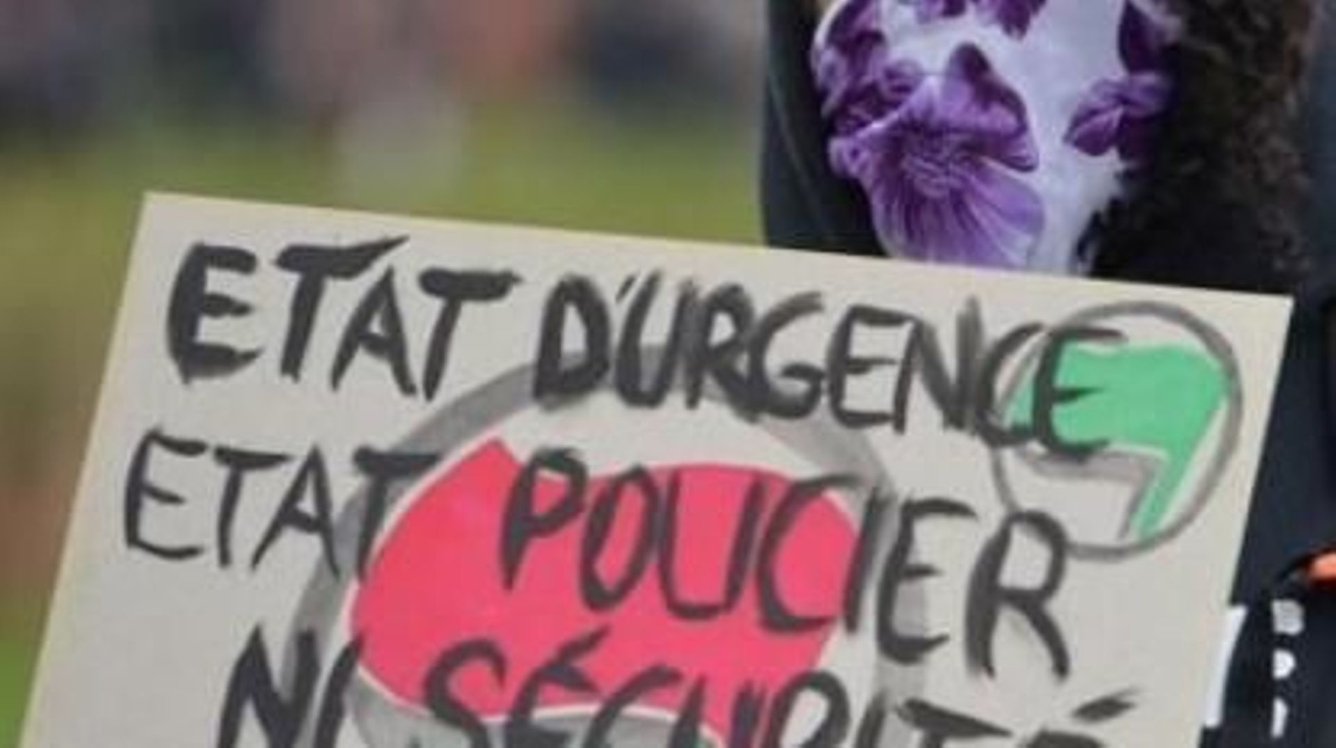 L'état d'urgence en France bafoue les droits de centaines de citoyens