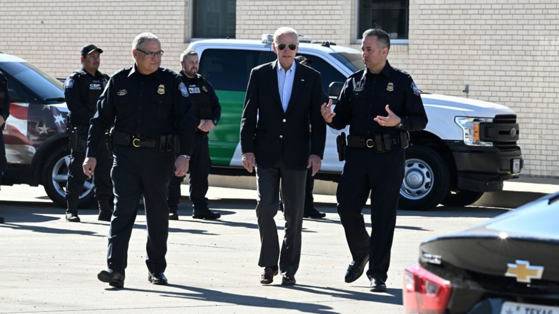 Le président américain Joe Biden à la frontière entre les Etats-Unis et le Mexique, le 8 janvier 2023