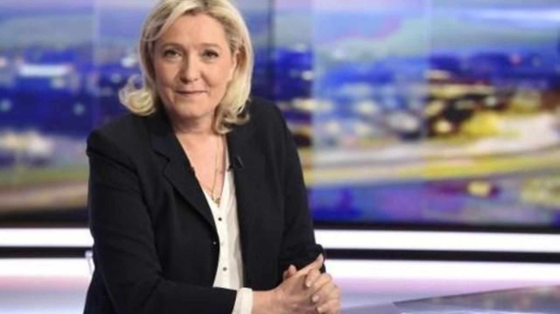 France: Marine Le Pen officiellement candidate à la présidentielle de 2017