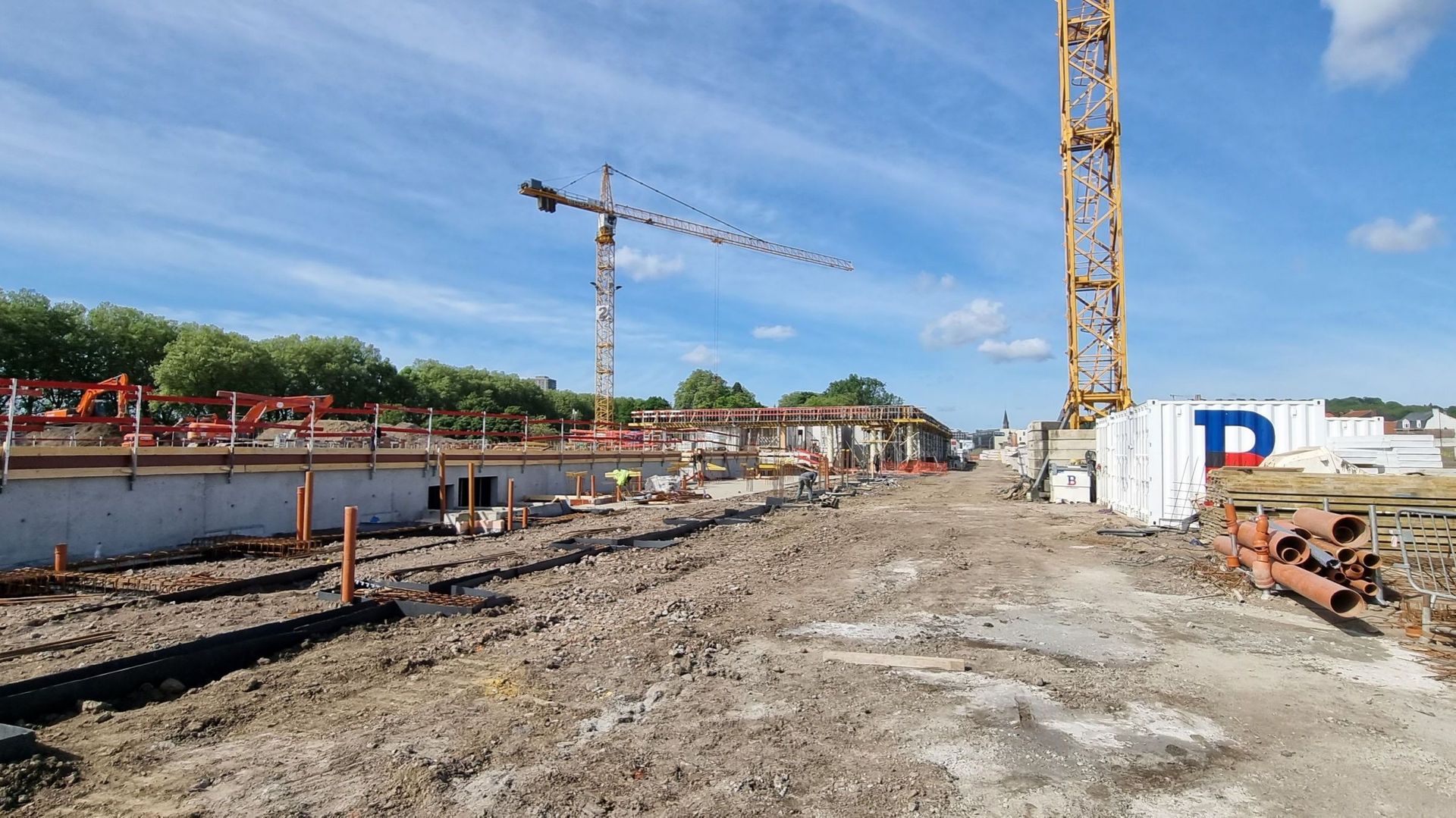 A Coronmeuse, les deux premiers immeubles de Rives Ardentes sortent de terre.