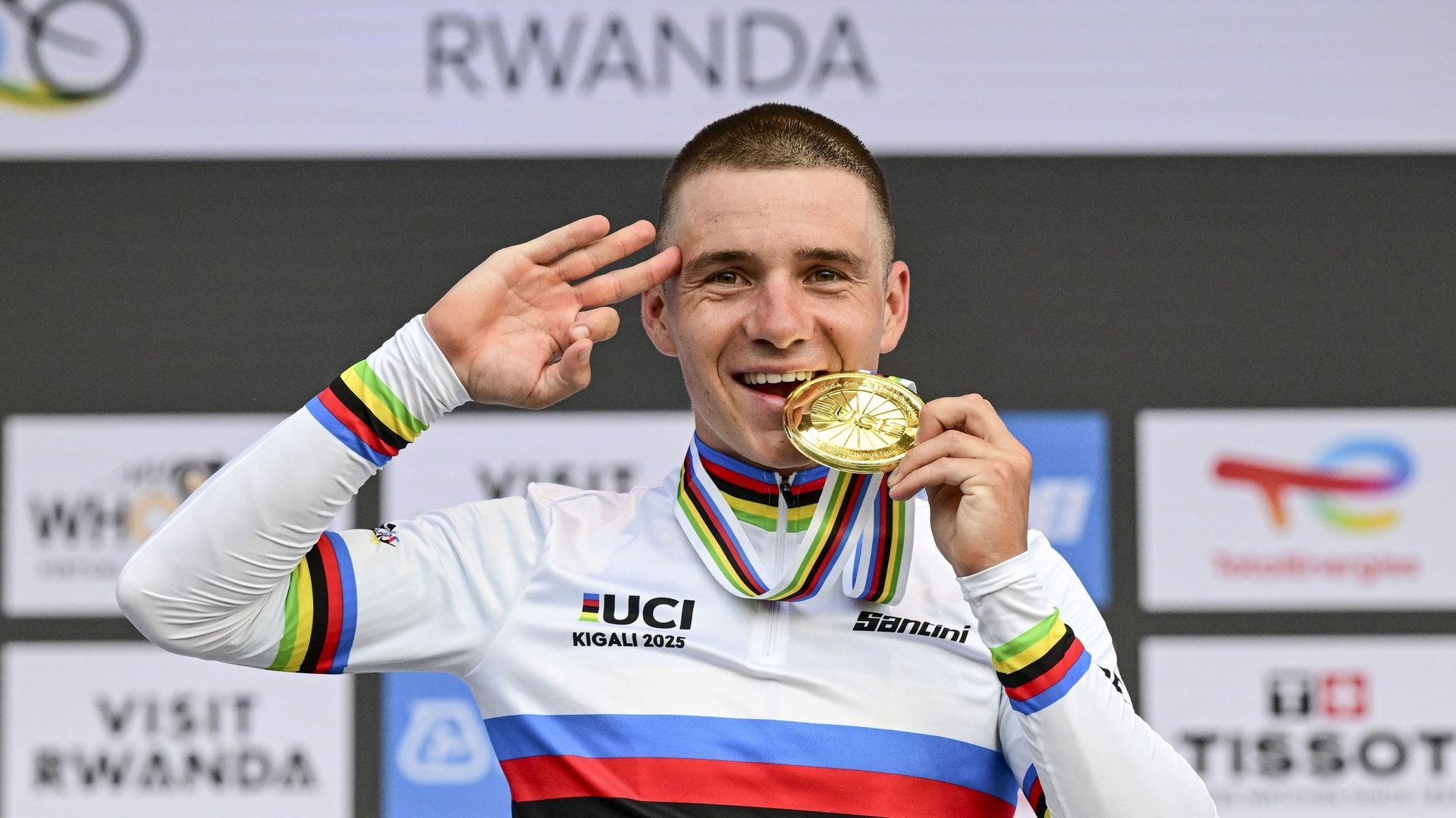 La résilience, la marque de fabrique de Remco Evenepoel : "Un palmarès exceptionnel... alors qu'il n’a jamais eu une saison tranquille"