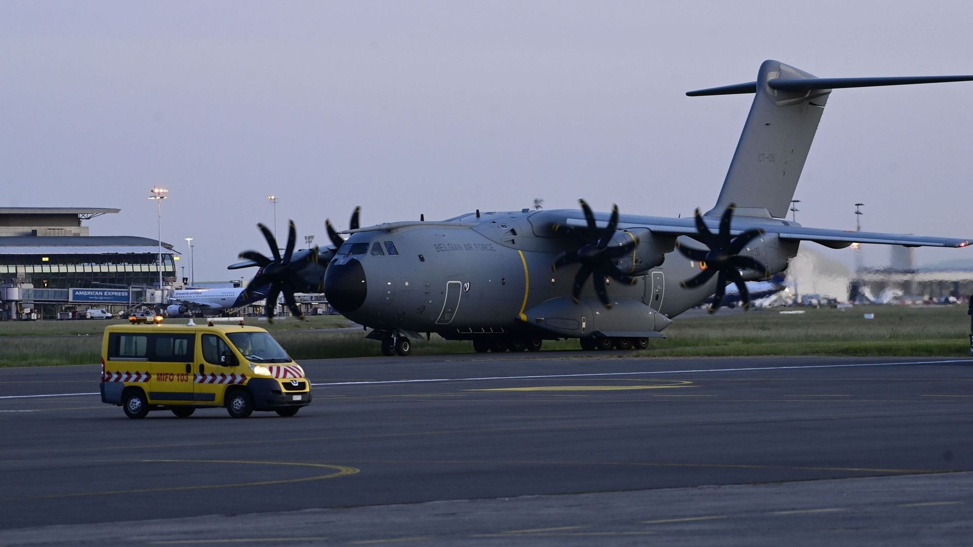L’A400M, l’avion de l’armée belge avec Olivier Vandecasteele à bord, à l’aéroport militaire de Melsbroek, vendredi 26 mai 2023.