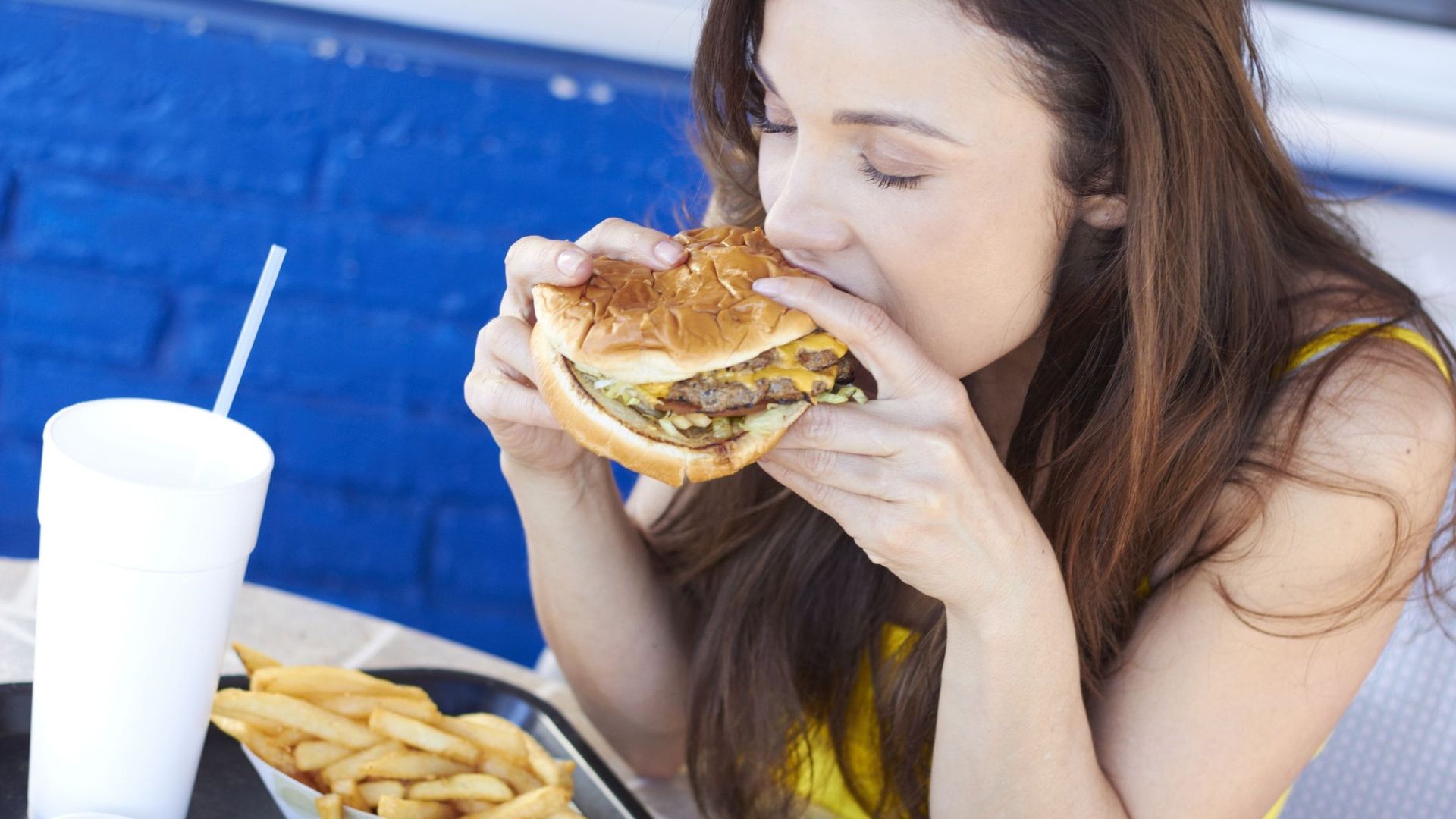 Malbouffe : comment déjouer le piège d'une consommation excessive ?