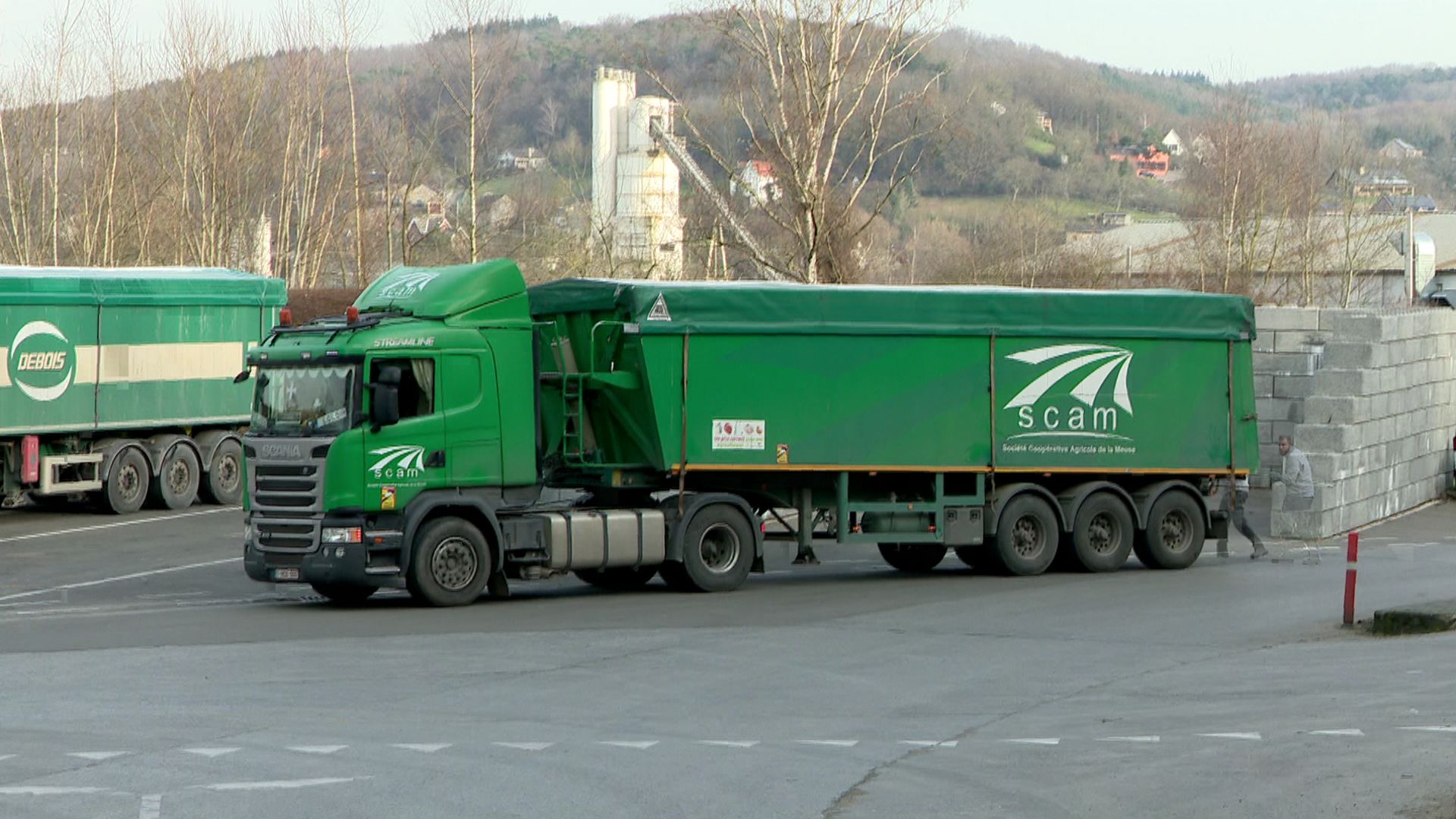 Des montagnes de blés stockés dans des silos immenses. Nous sommes à la SCAM, l’un des plus gros négociants de céréales en Wallonie.