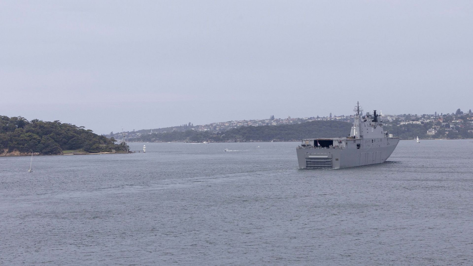 Le HMAS Adelaide