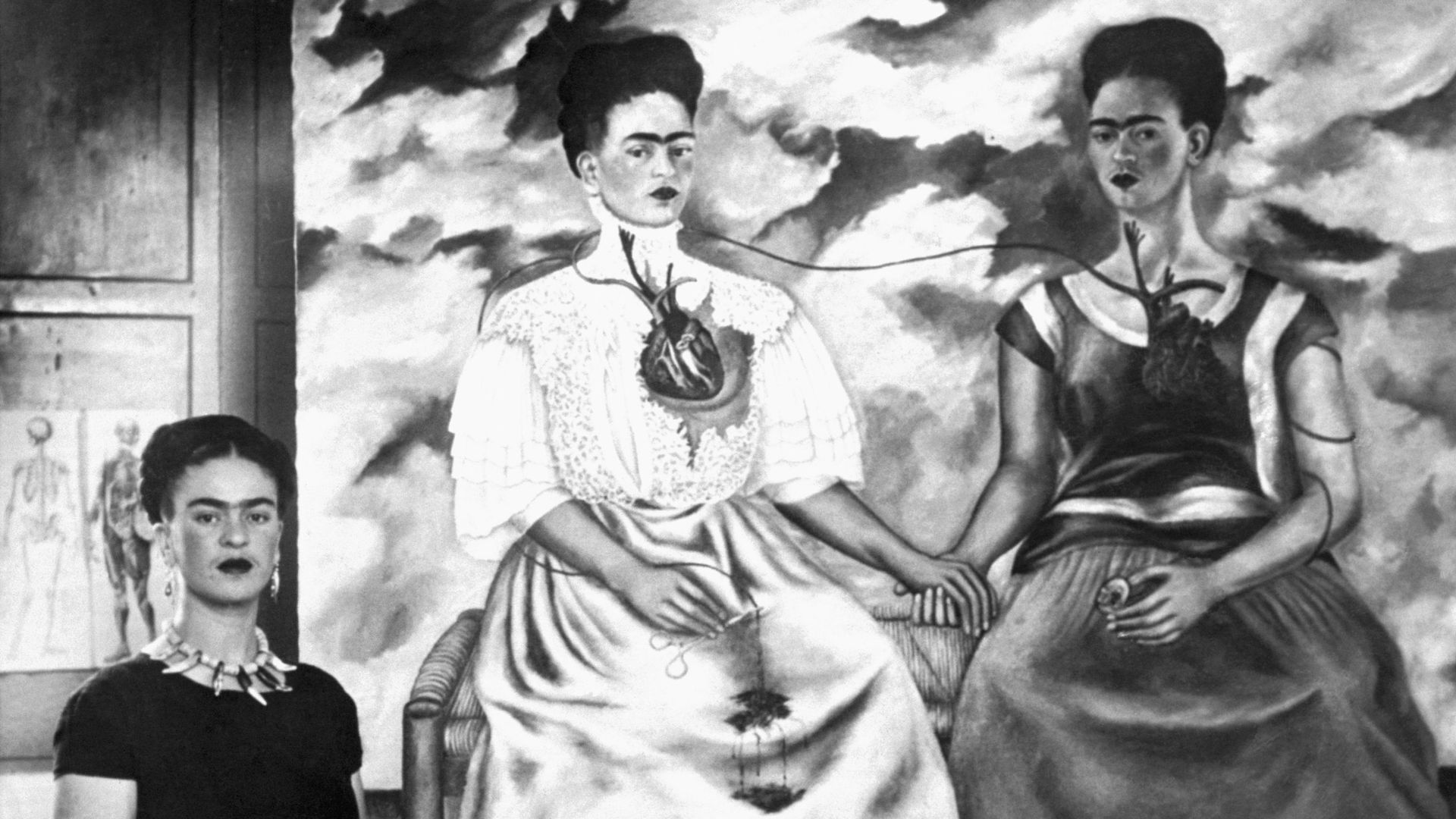 Œuvre " Me Twice" de Frida Kahlo. L’artiste est debout à gauche. Le 24 octobre 1939.