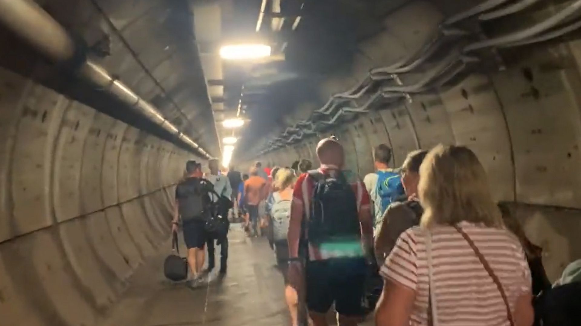 Des passagers bloqués dans le tunnel sous la Manche.