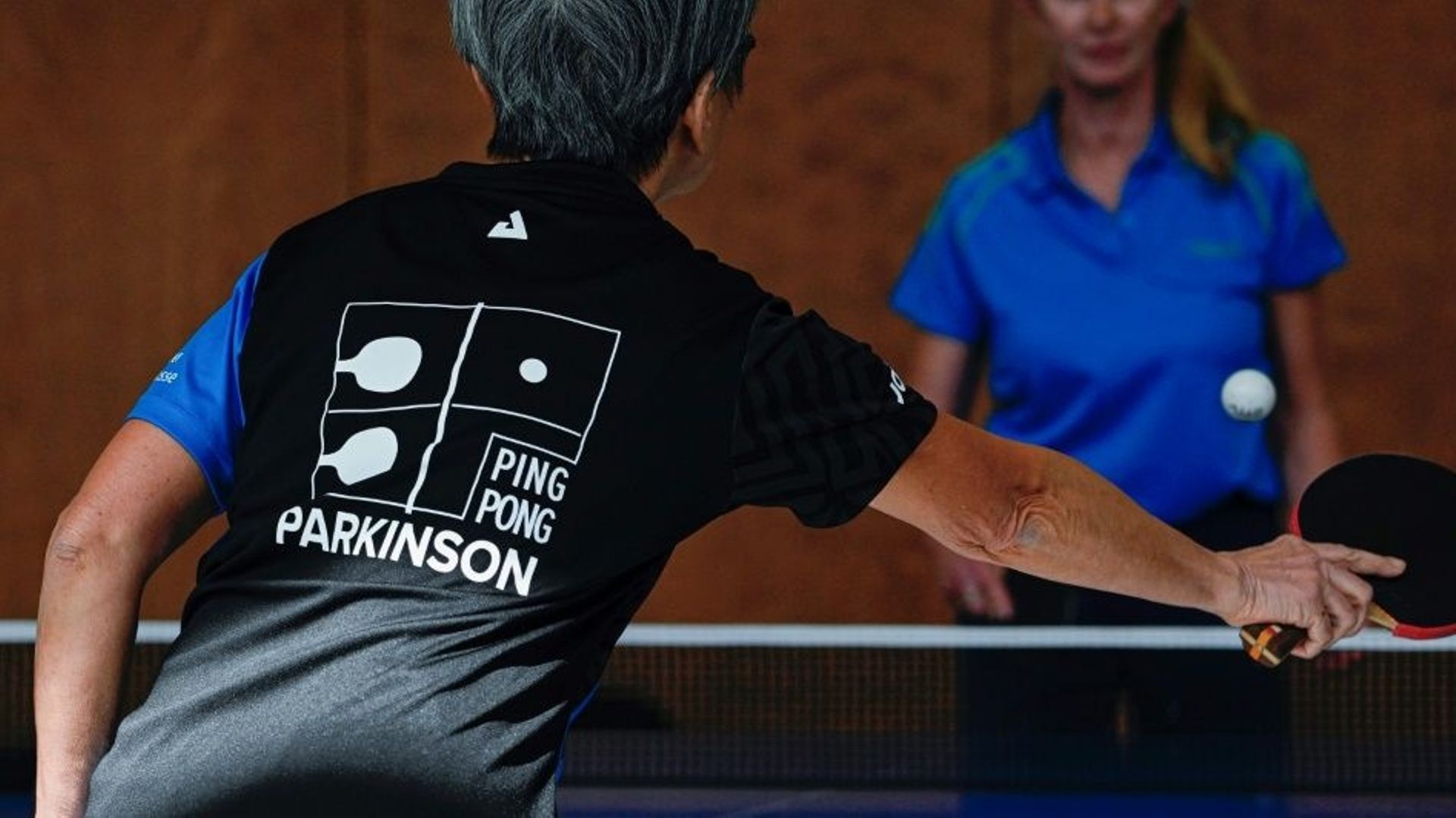 Le ping-pong, thérapie ludique contre la maladie de Parkinson.