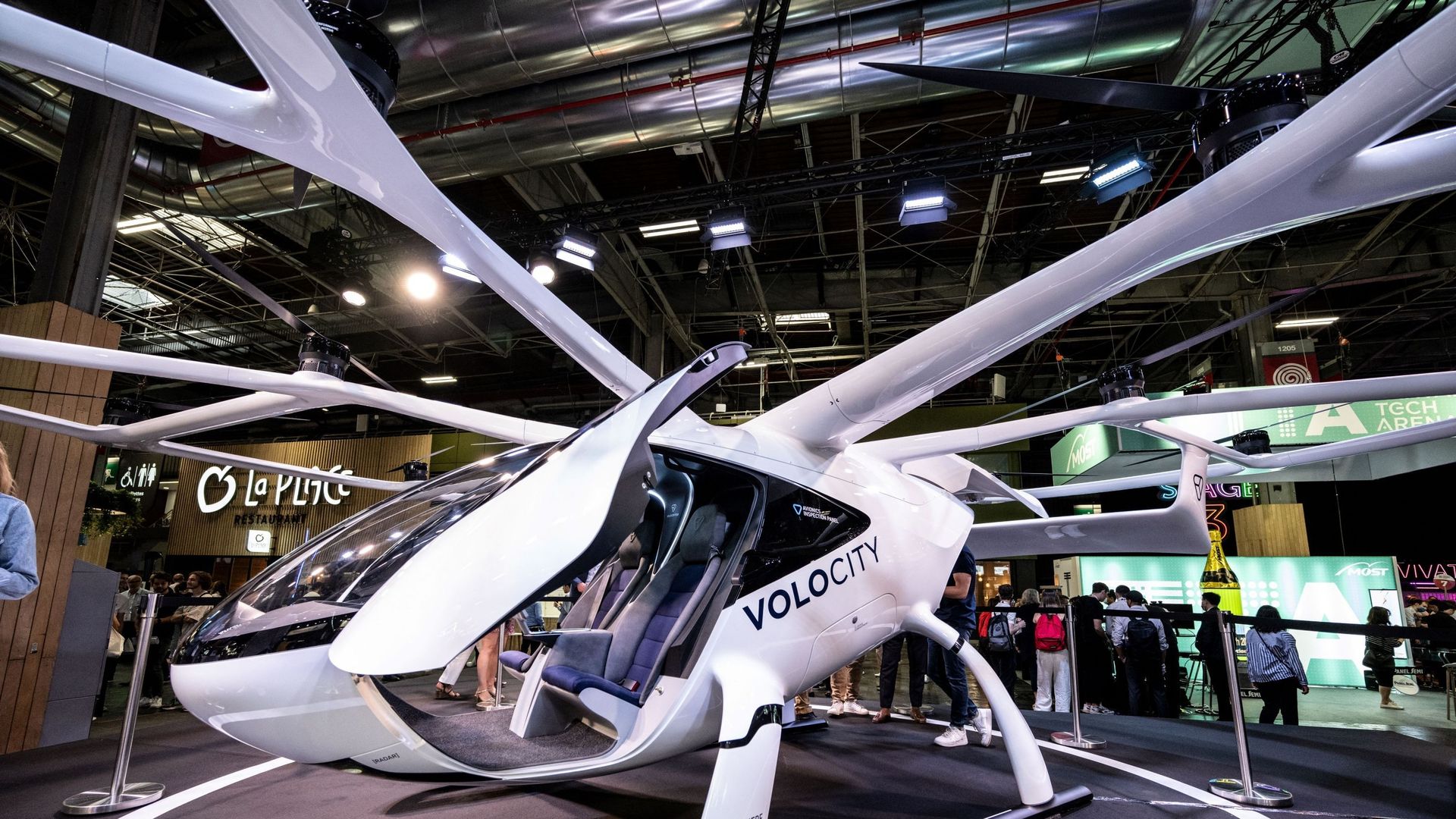 Un taxi aérien urbain VoloCity de Volocopter exposé au salon des start-up et de l’innovation technologique Vivatech à Paris (15 juin 2022).
