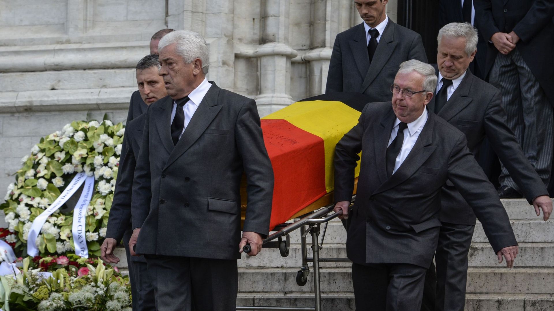 beaucoup de personnalités du monde politique étaient présentes à l'enterrement de Jos Chabert