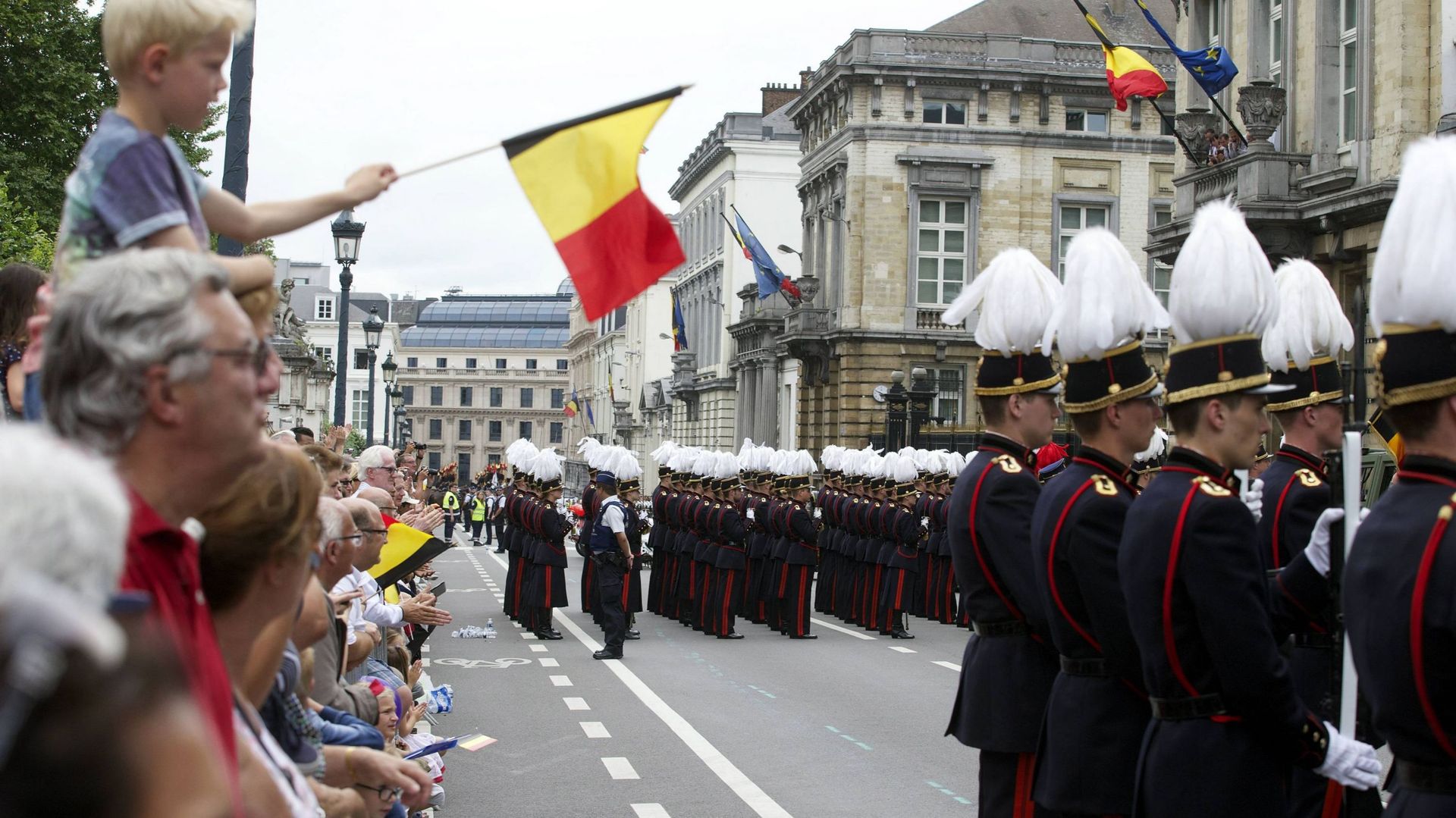 21 juillet: seuls le Roi, la Reine et le prince Laurent assisteront au défilé militaire