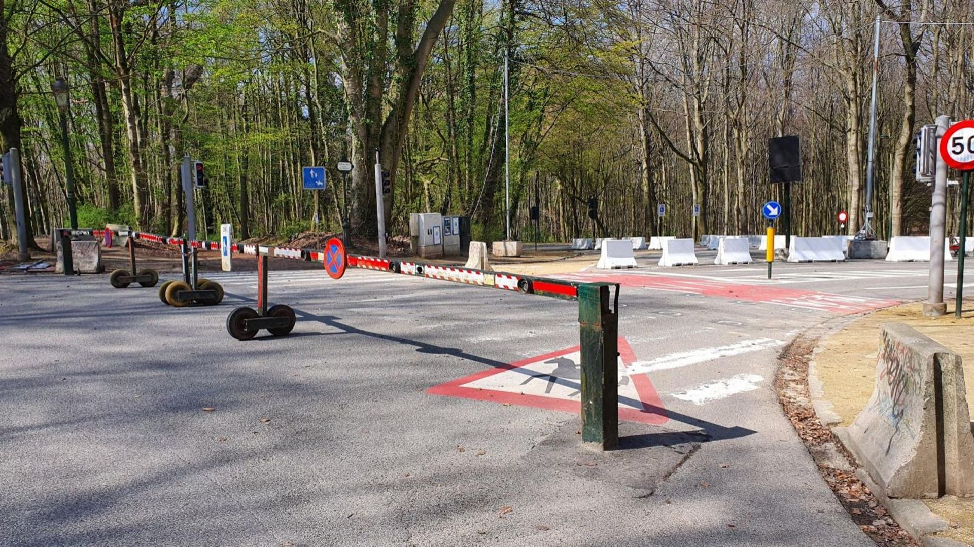 Bois de Cambre fermé jusqu'à dimanche 6h.
