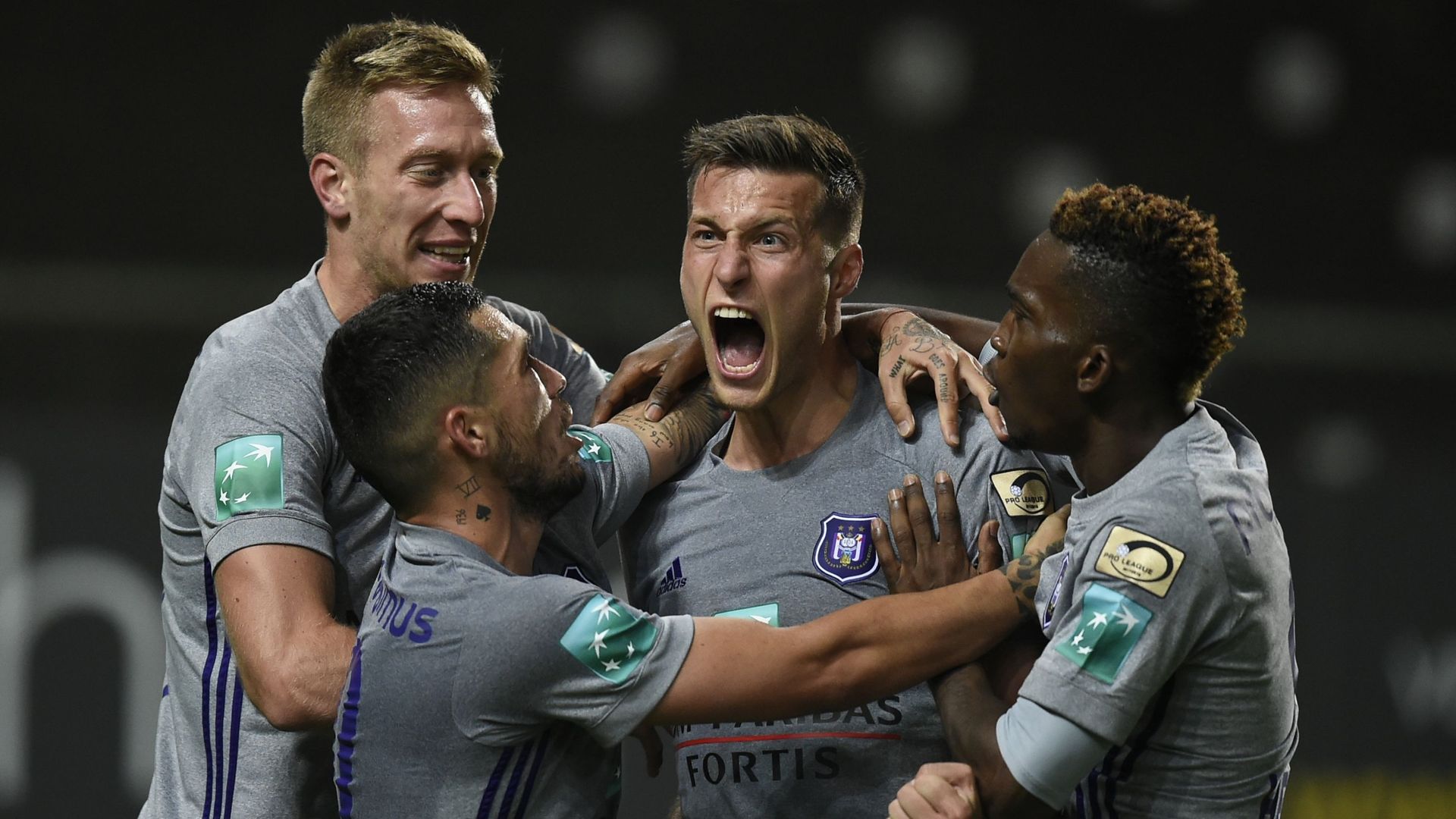 Anderlecht s'en sort au caractère à Waasland-Beveren