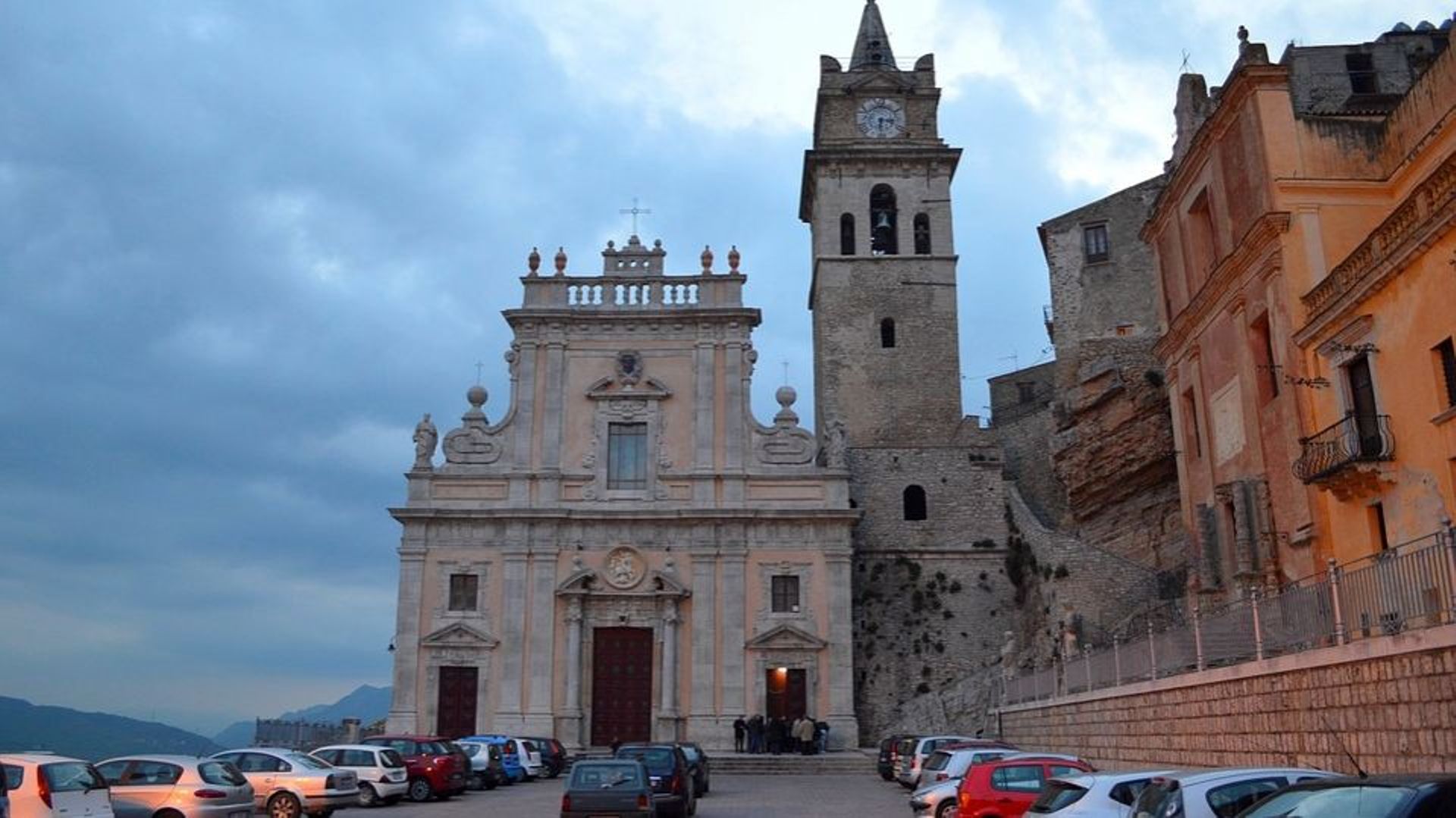 Un évêque de Sicile veut interdire aux mafieux de devenir parrains de baptême