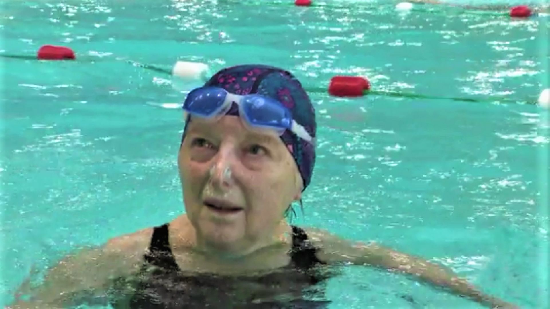 "Je vais à la piscine tous les jours depuis 37 ans" : portrait d'Yvette, nonagénaire et nageuse passionnée