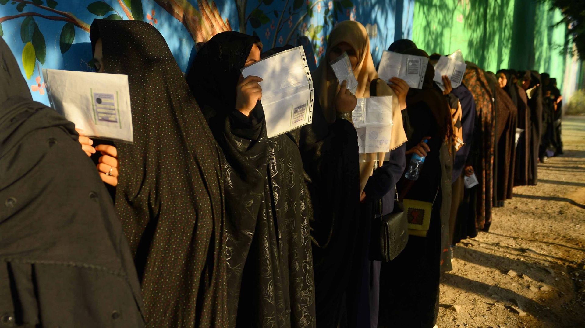 Election présidentielle en Afghanistan: 15 blessés dans un attentat près d'un bureau de vote à Kandahar