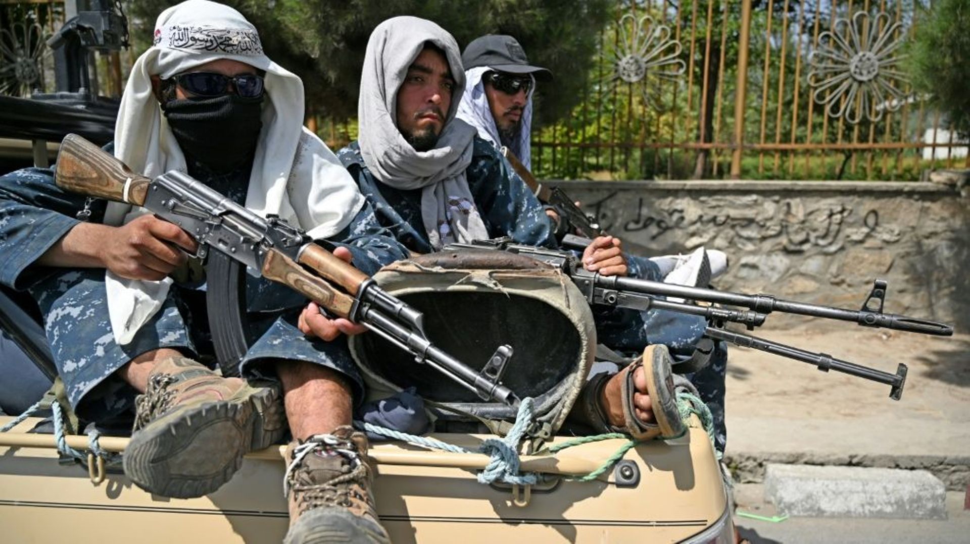 Patrouille de combattants talibans dans les rues de Kaboul, le 29 août 2021