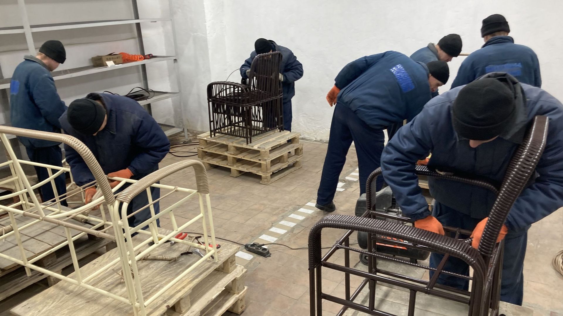 La plupart des détenus russes travaillent dans la prison. Leur salaire ? Un euro par jour.