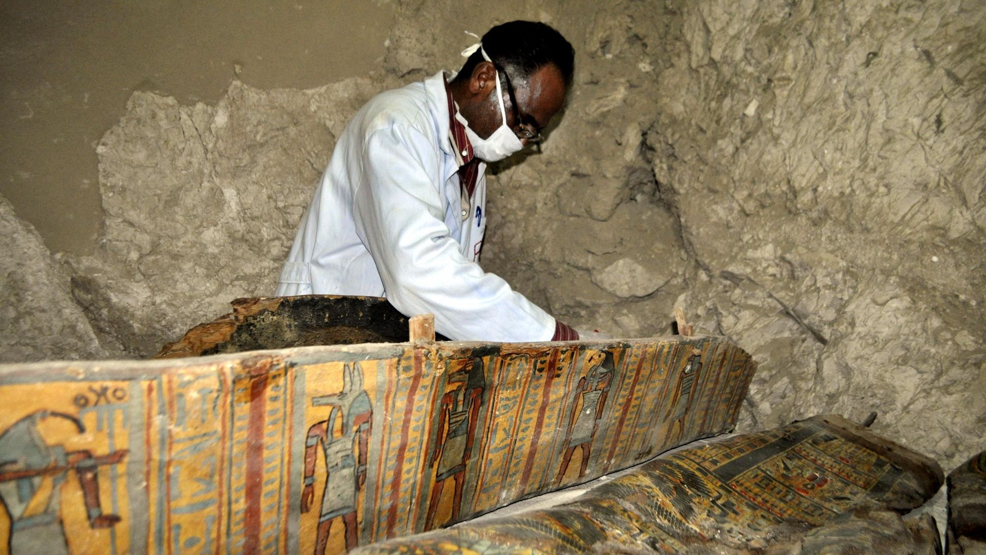 Egypte: six momies découvertes dans une tombe de l'époque pharaonique