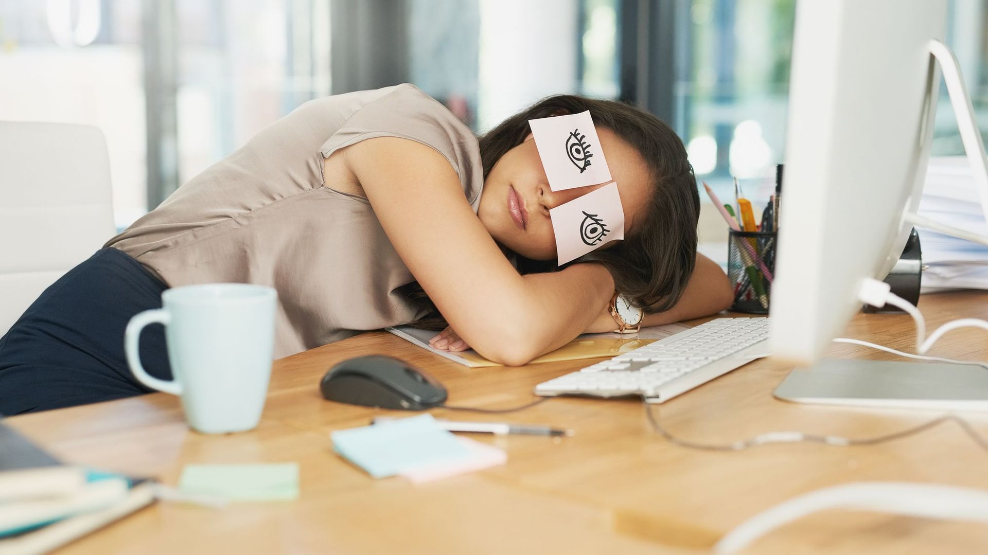 Faire une sieste au travail contribue à prévenir le burn-out