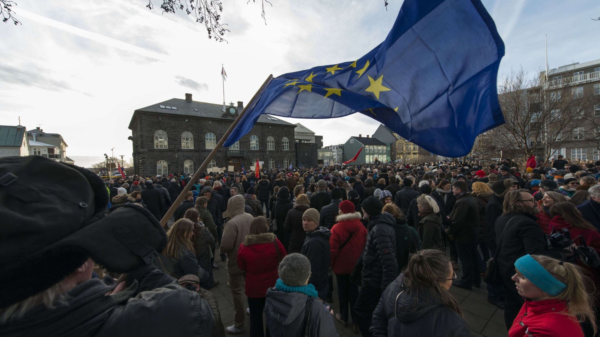 Grosse manifestation en Islande contre le retrait de la candidature à l'UE