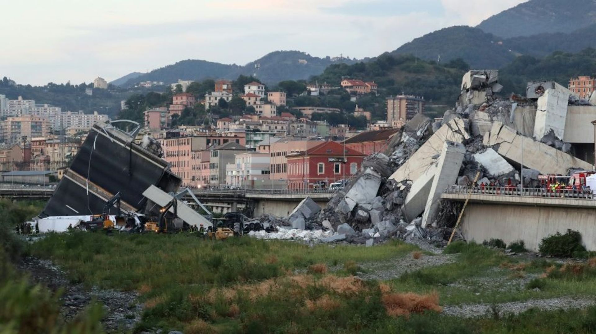 Effondrement du pont Morandi: le jour d'après - RTBF Actus