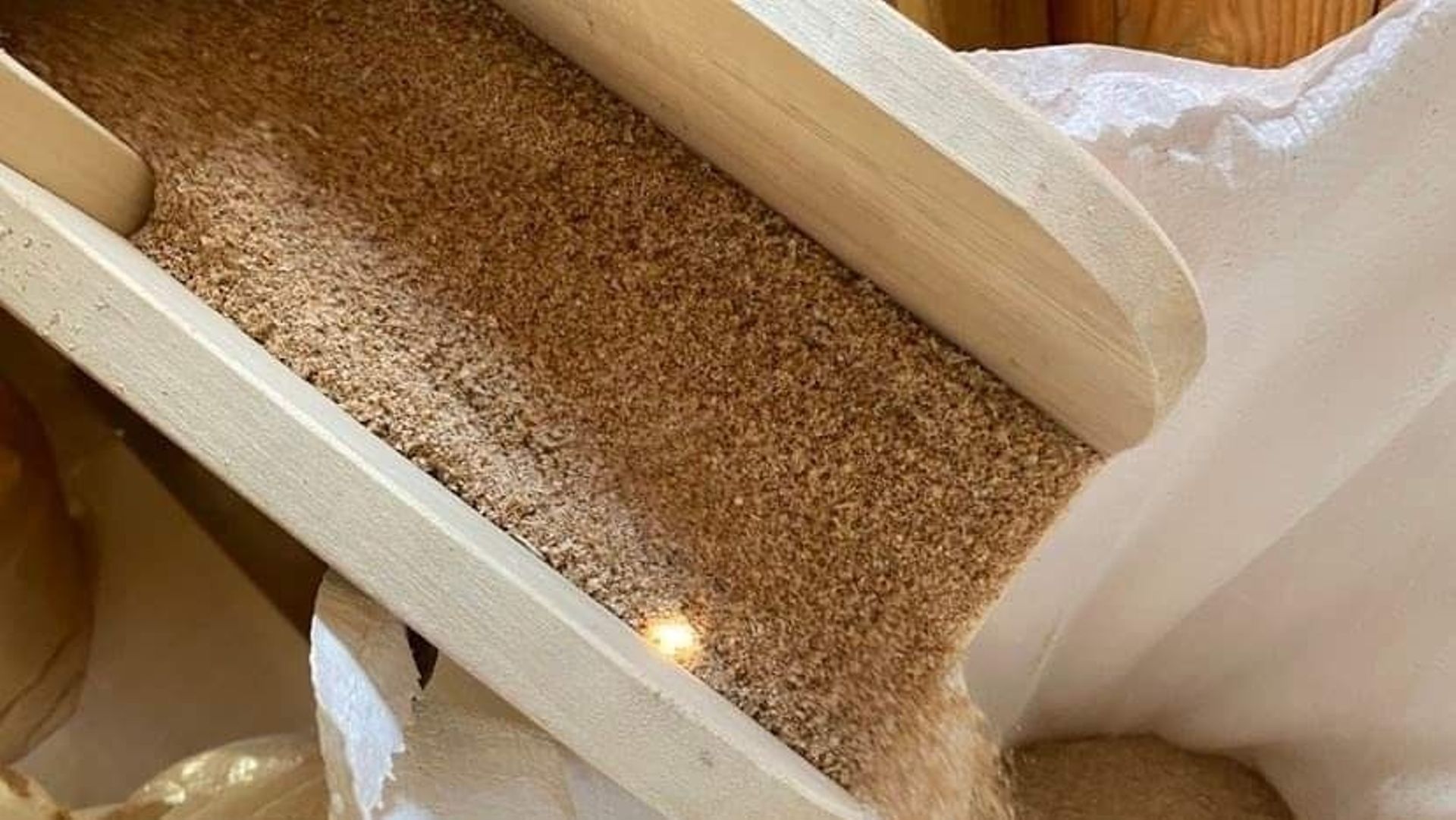 Par journée type, le moulin peut broyer jusqu'à 500 kg de farine.