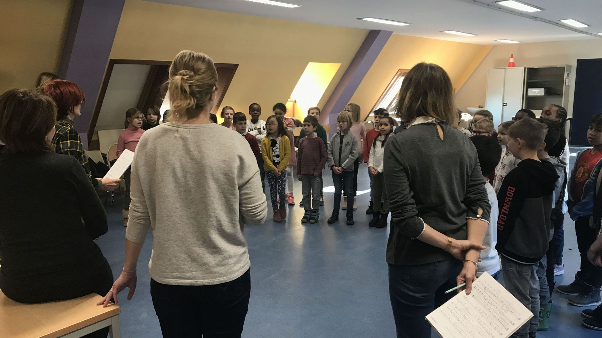 Des enfants de l'école de Joli-Bois répètent Turandot