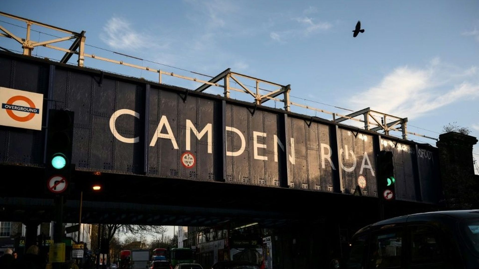 Un pont ferroviaire où se situera le projet de construction de la "Camden High Line".