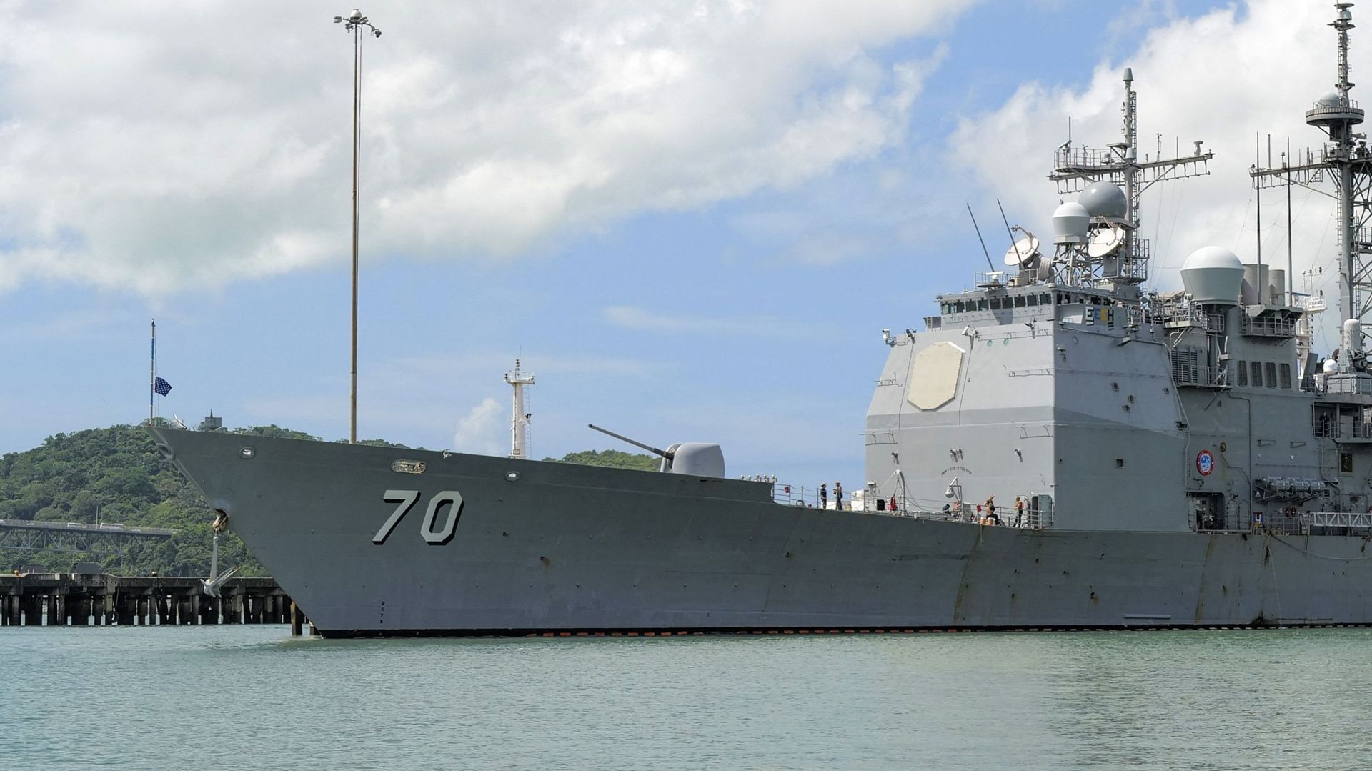 Tensions États-Unis - Venezuela : un croiseur américain traverse le canal de Panama