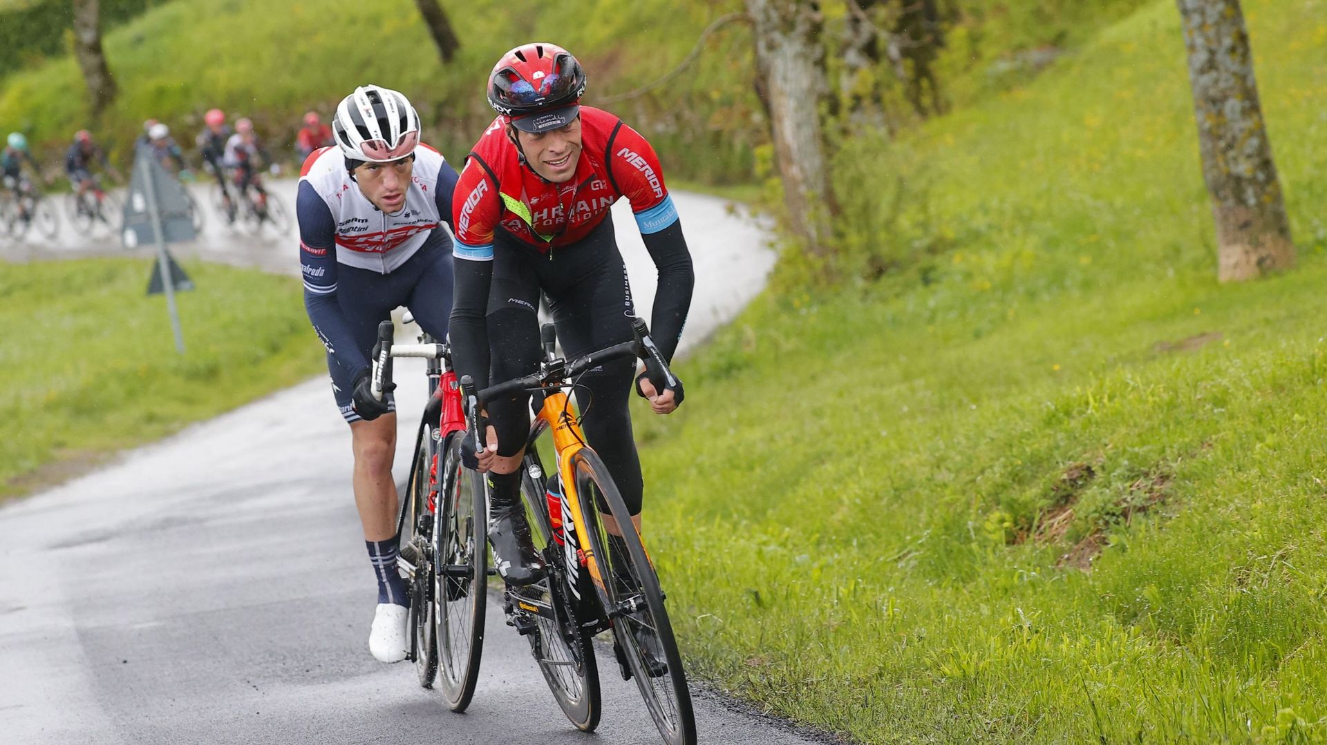 Mikel Landa lors du Giro 2021, avec Giulio Ciccone dans sa roue.