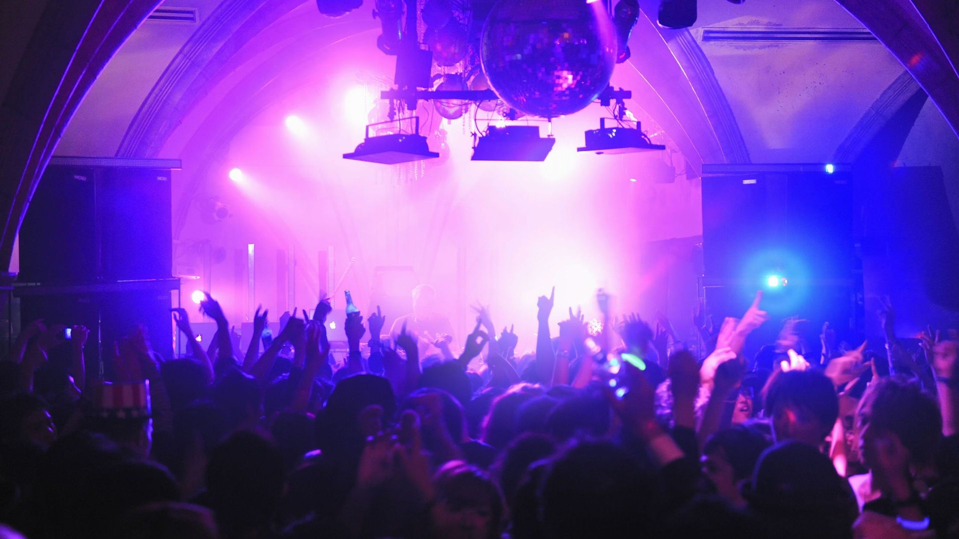 Rave-party à Virton : 150 policiers mobilisés pour l’expulsion des participants