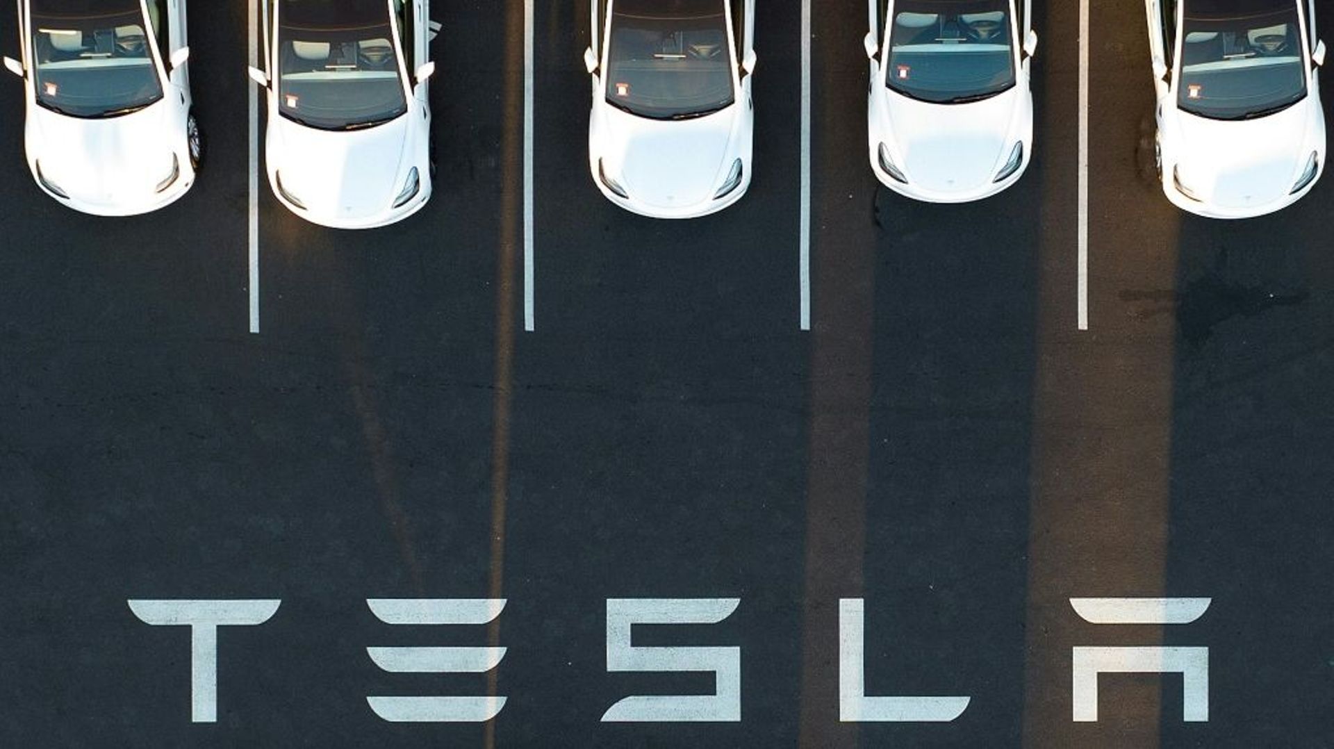 Le parking de l’usine Tesla à Fremont, en Californnie, le 10 février 2022
