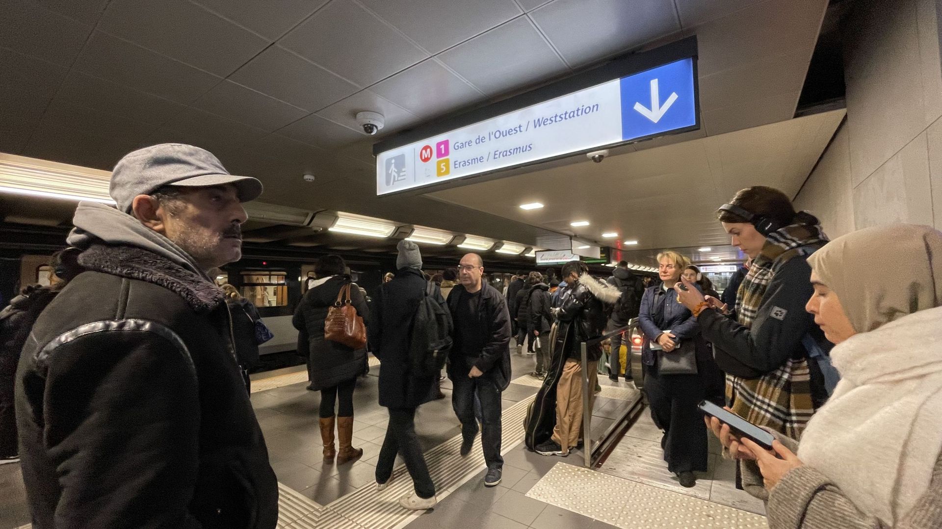 Bruxelles : toutes les lignes de métro brièvement à l’arrêt en raison d’un problème technique