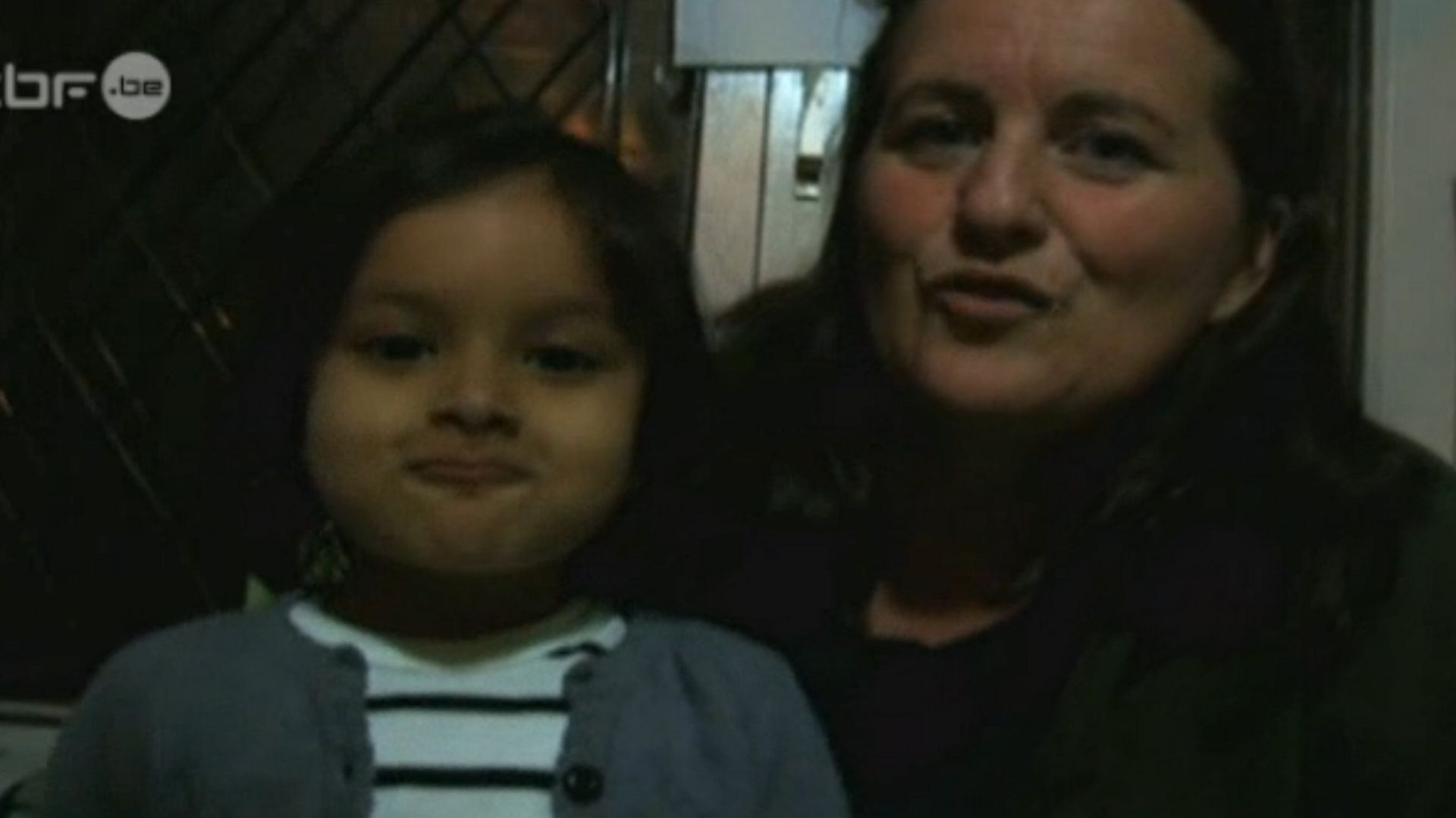 Adoption "illégale": Bénédicte toujours coincée au Népal avec sa fille