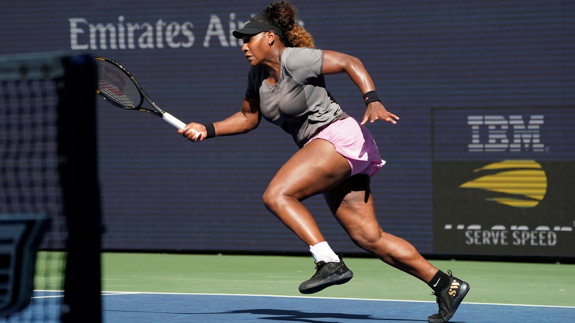 Serena Williams est aussi devenue une femme d’affaires accomplie faisant du showbiz, de la mode et de la pop-culture, d’autres terrains de jeu qui l’ont un peu plus "starisée".