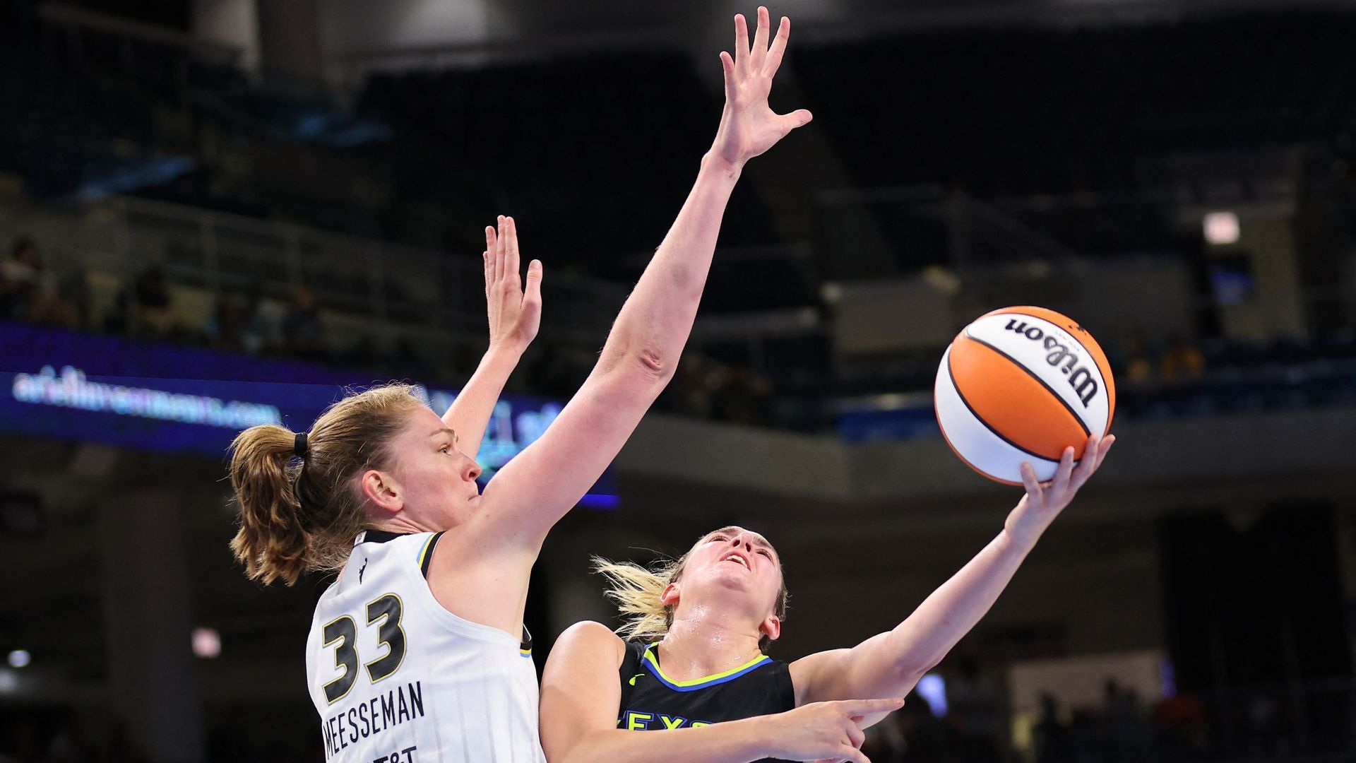 Emma Meesseman face à Dallas le 2 août.