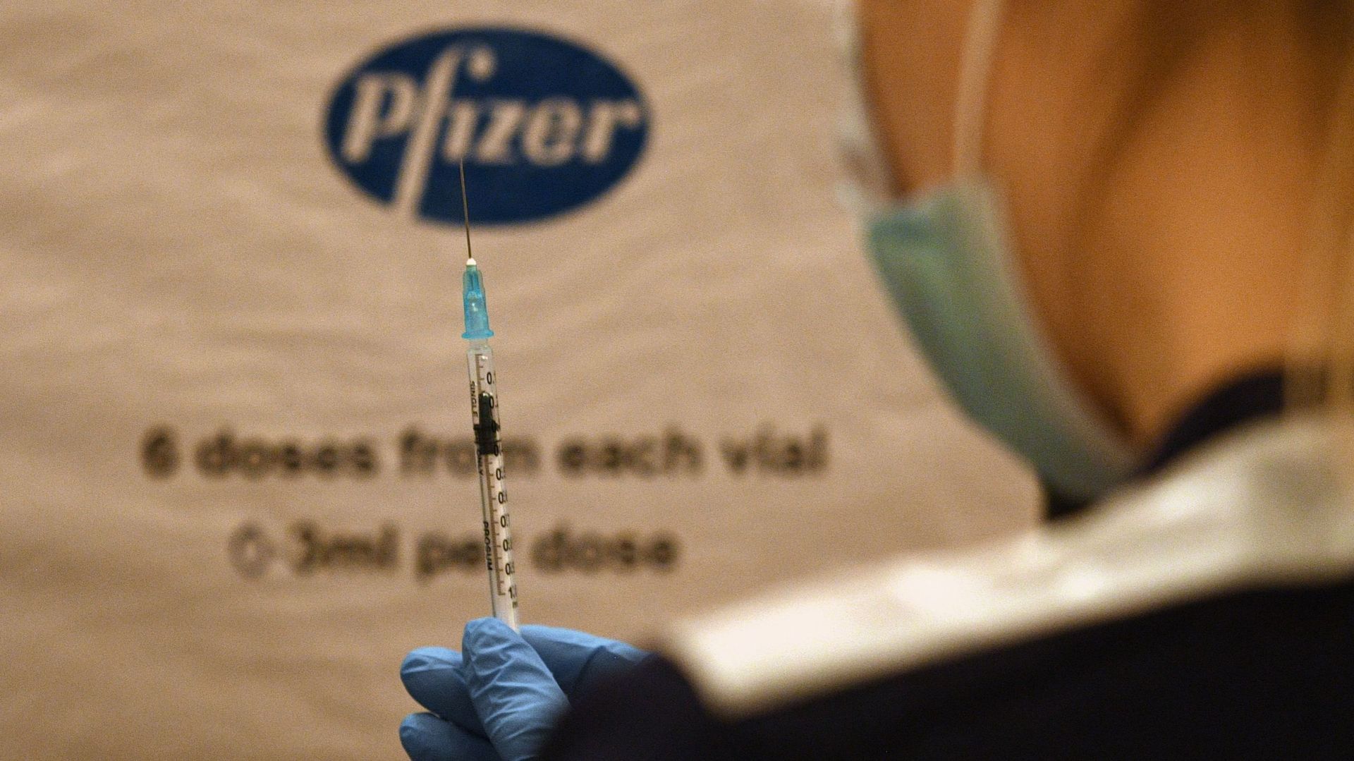Le vaccin anti-Covid de Pfizer aura rapporté 15 milliards de dollars fin 2021 : un record