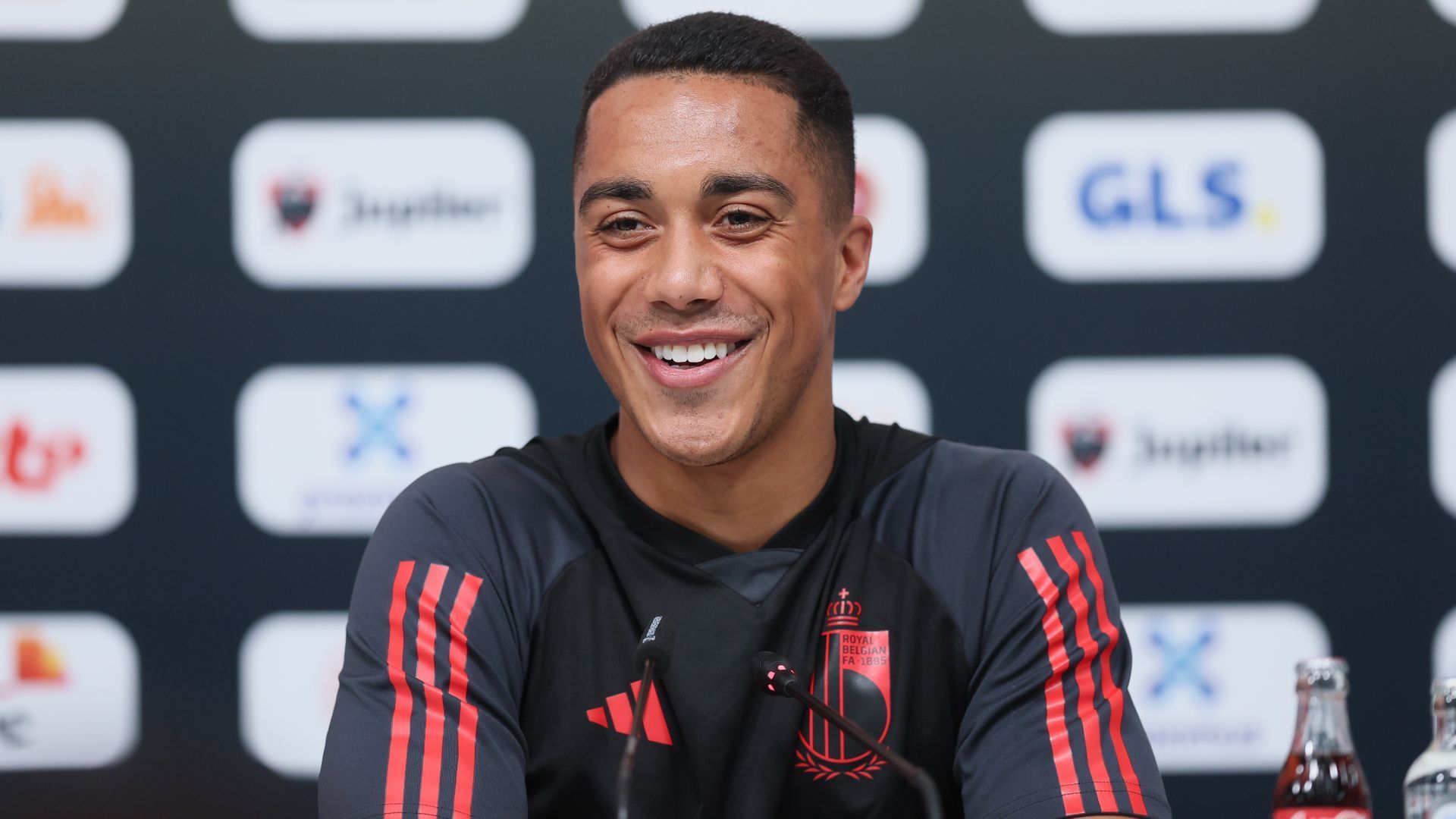 Youri Tielemans Sur Le Brassard 'One Love' : 'C’est Dommage Car Cela ...