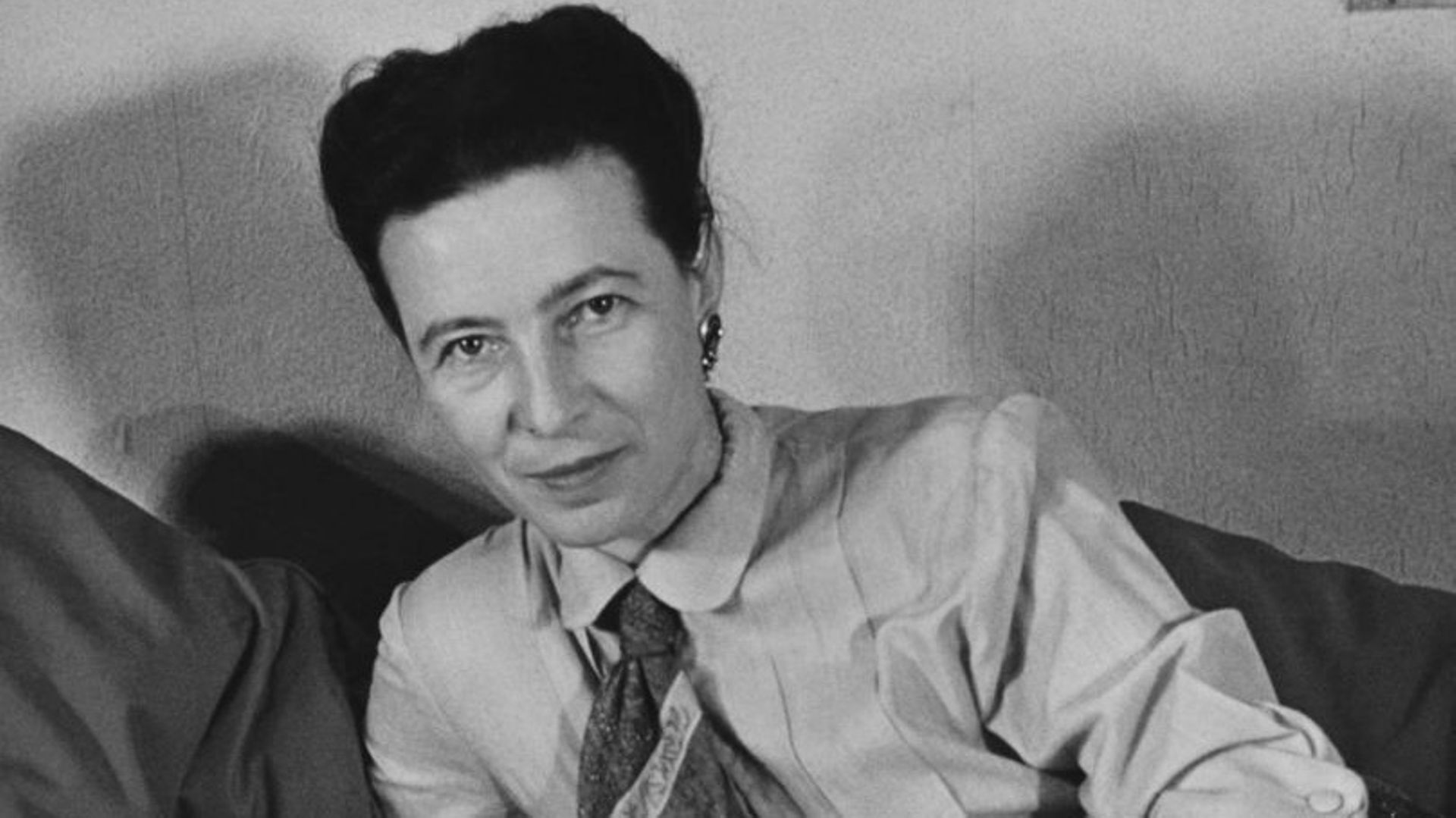 "Le Deuxième Sexe" de Simone de Beauvoir : des insultes, des crachats et une mise à l'index par le Vatican