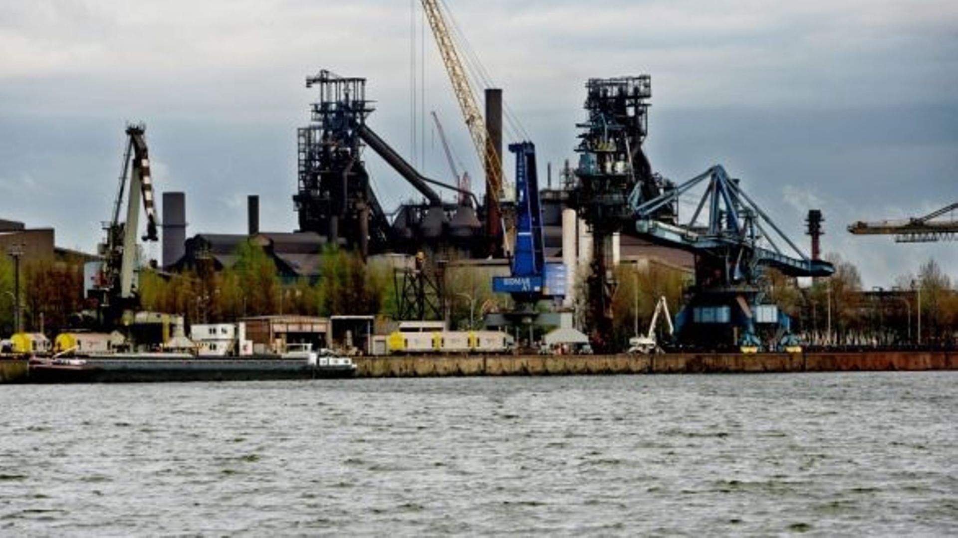 Le Second Haut-fourneau Va Redémarrer En Août à ArcelorMittal Gand ...