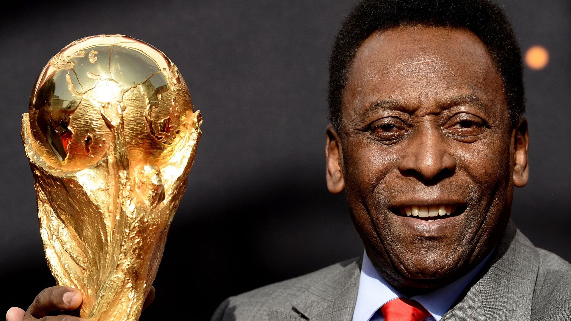 Casillas, Mbappé, Özil : le monde du football ému après le décès de Pelé