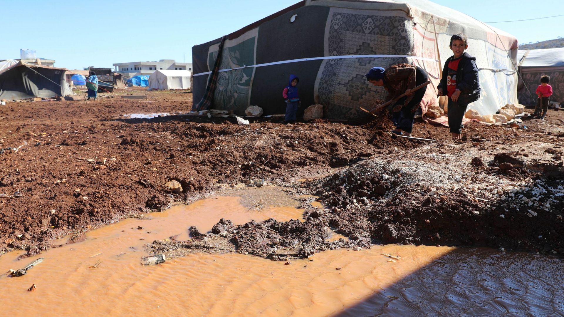 Des enfants dans un camp de réfugiés en Syrie.