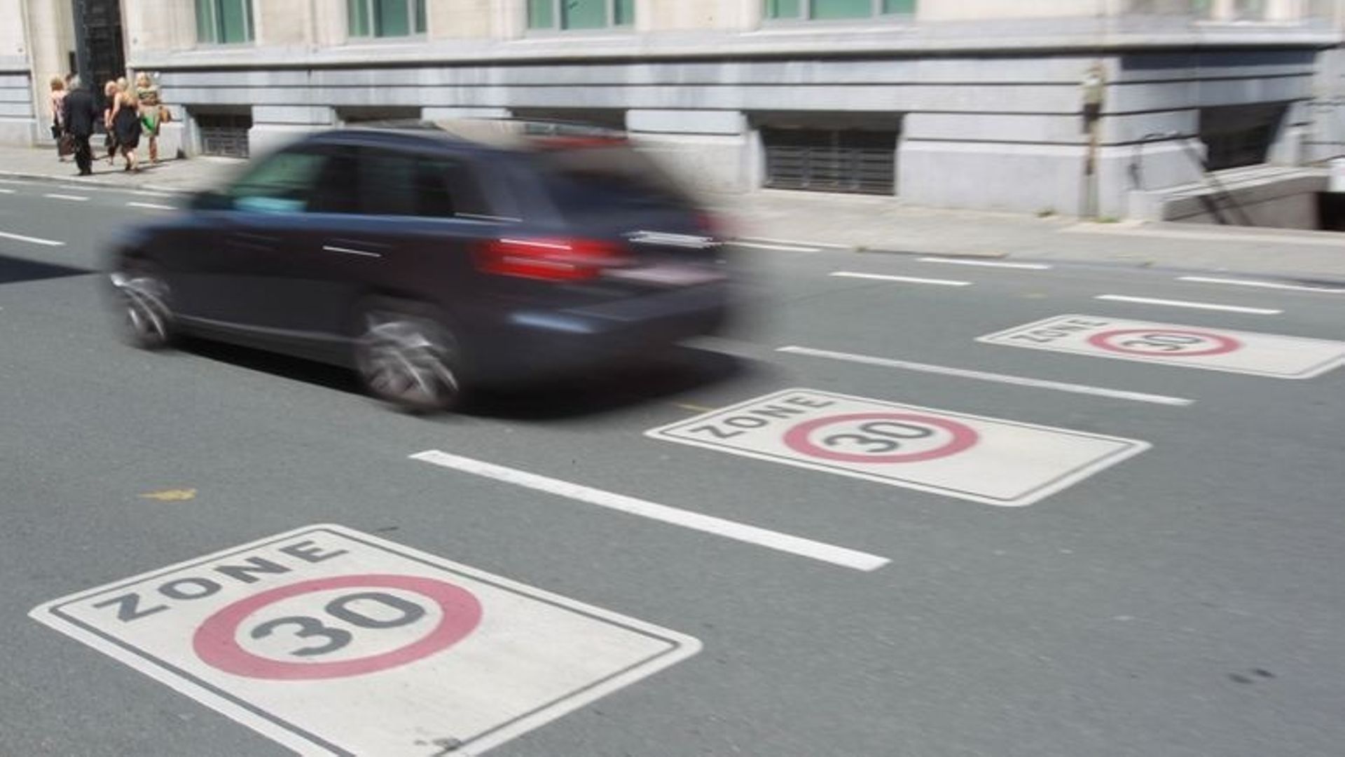 La zone 30 à Bruxelles constitue l'une des mesures instaurées pour améliorer la sécurité routière.