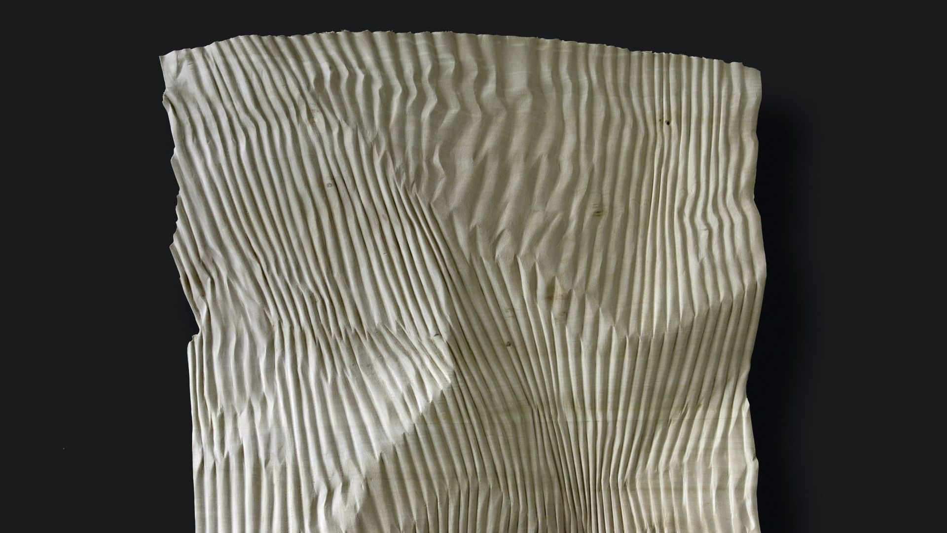 Chrisitian Renonciat, Ondée 1, bois de tilleul,  75 x 60 x 6 cm, 2022